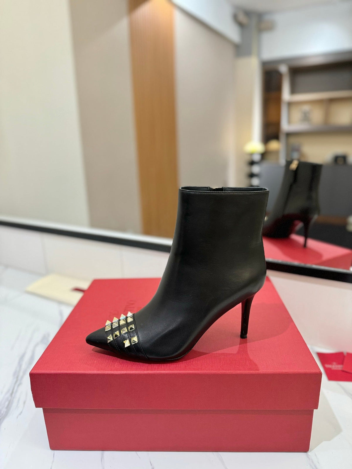 VLTN Garavani 26W Rockstud Ankle Boots 8cm Stiletto Leather 145163