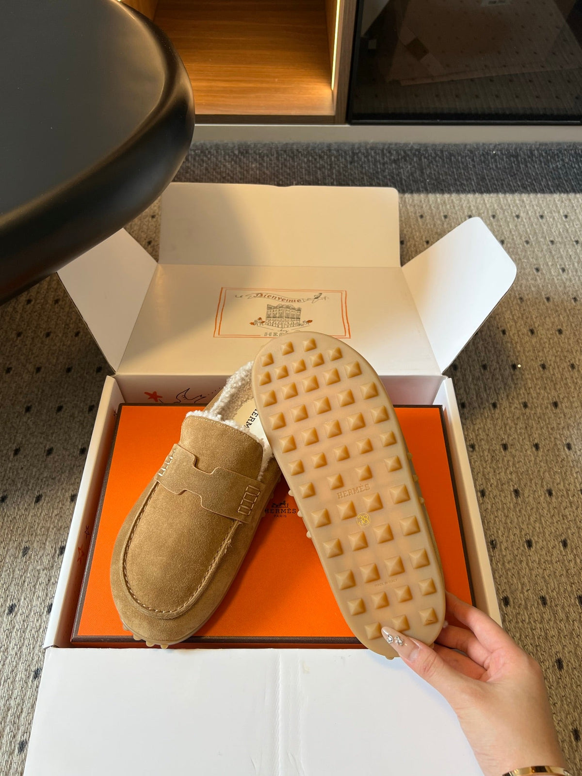 HM 26S Destin Mules Camel Brown Suede