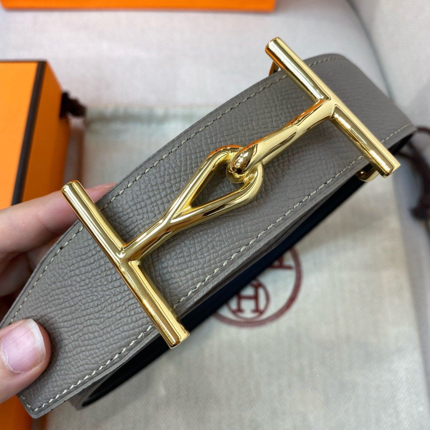 H JUMBO BELT 40MM GOLD BUCKLE BLACK TAUPE LEATHER