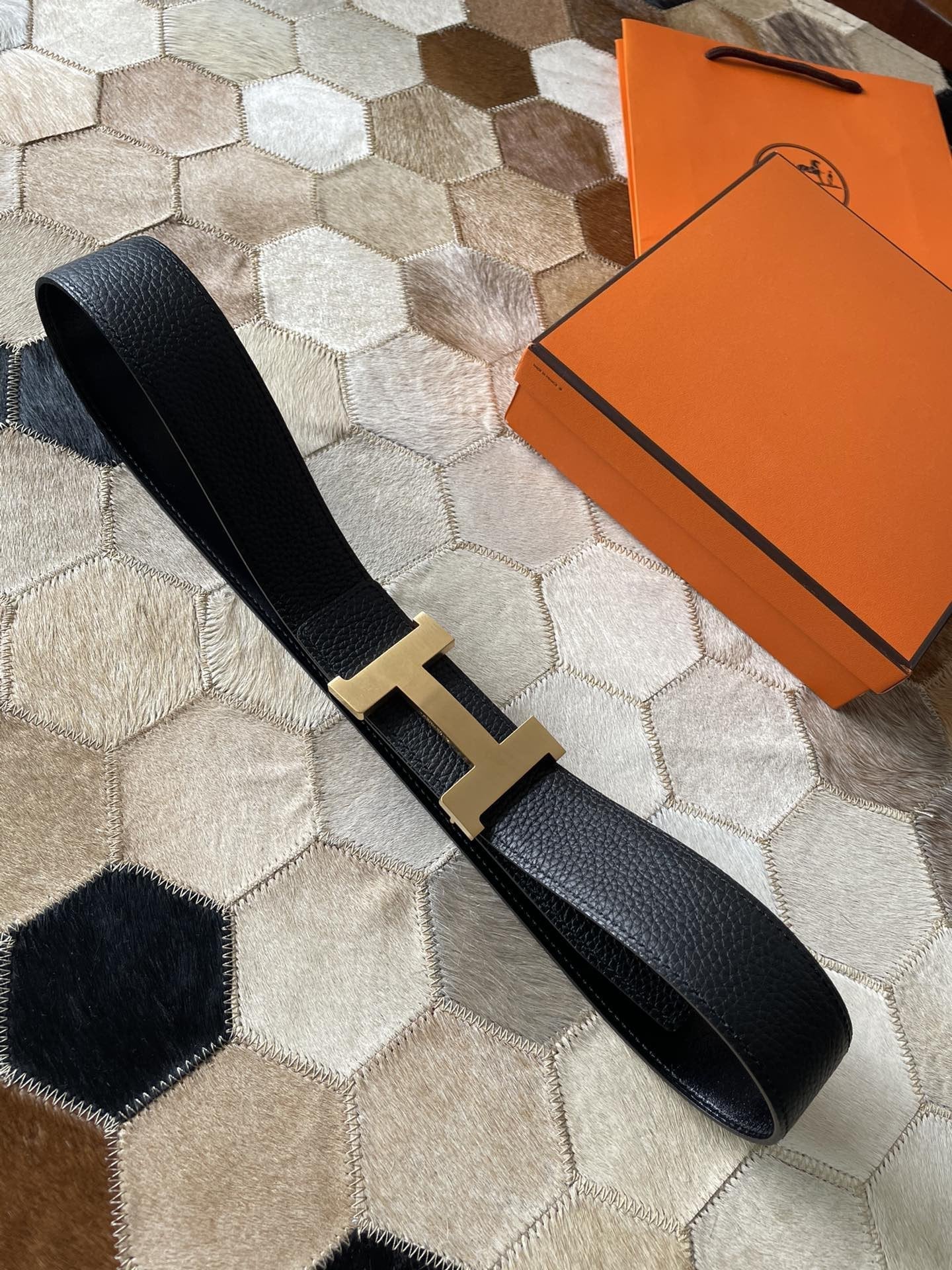 H CONTANCE BELT 38MM GOLD BUCKLE BLACK LEATHER