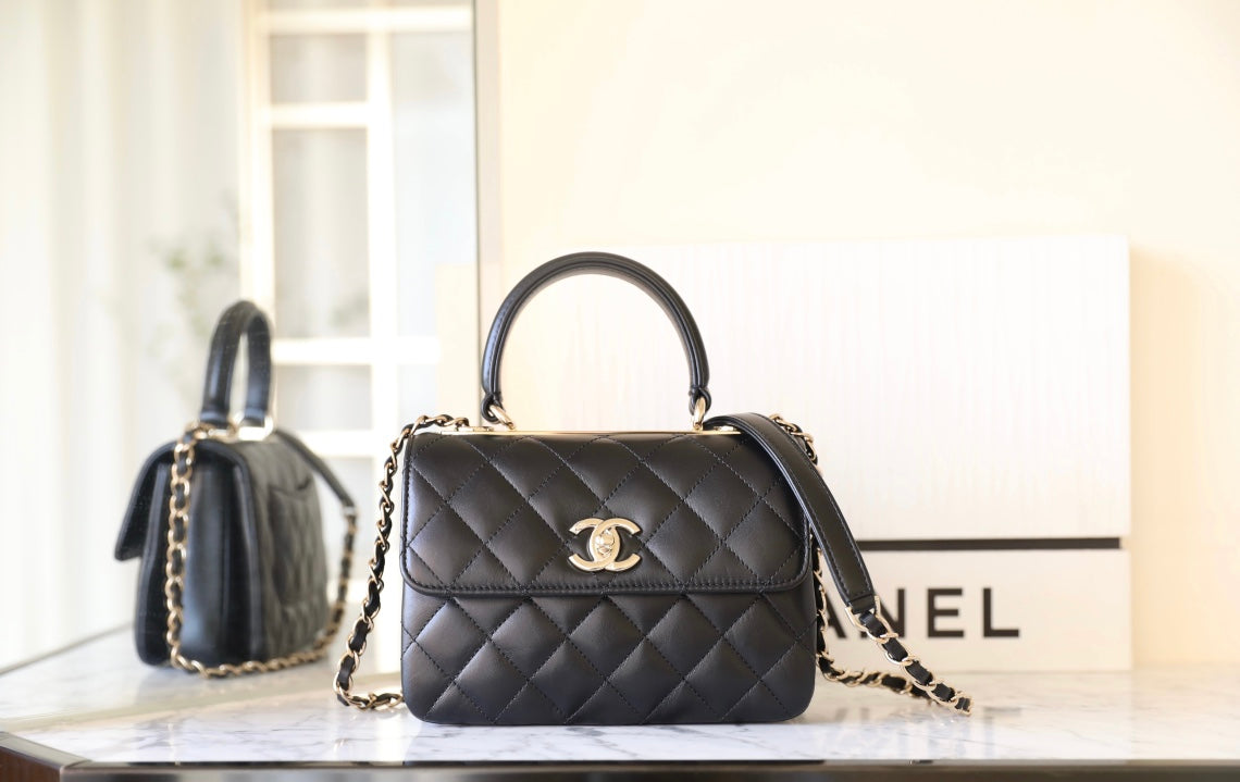 CC TRENDY 20CM BLACK LAMBSKIN SILVER HARDWARE