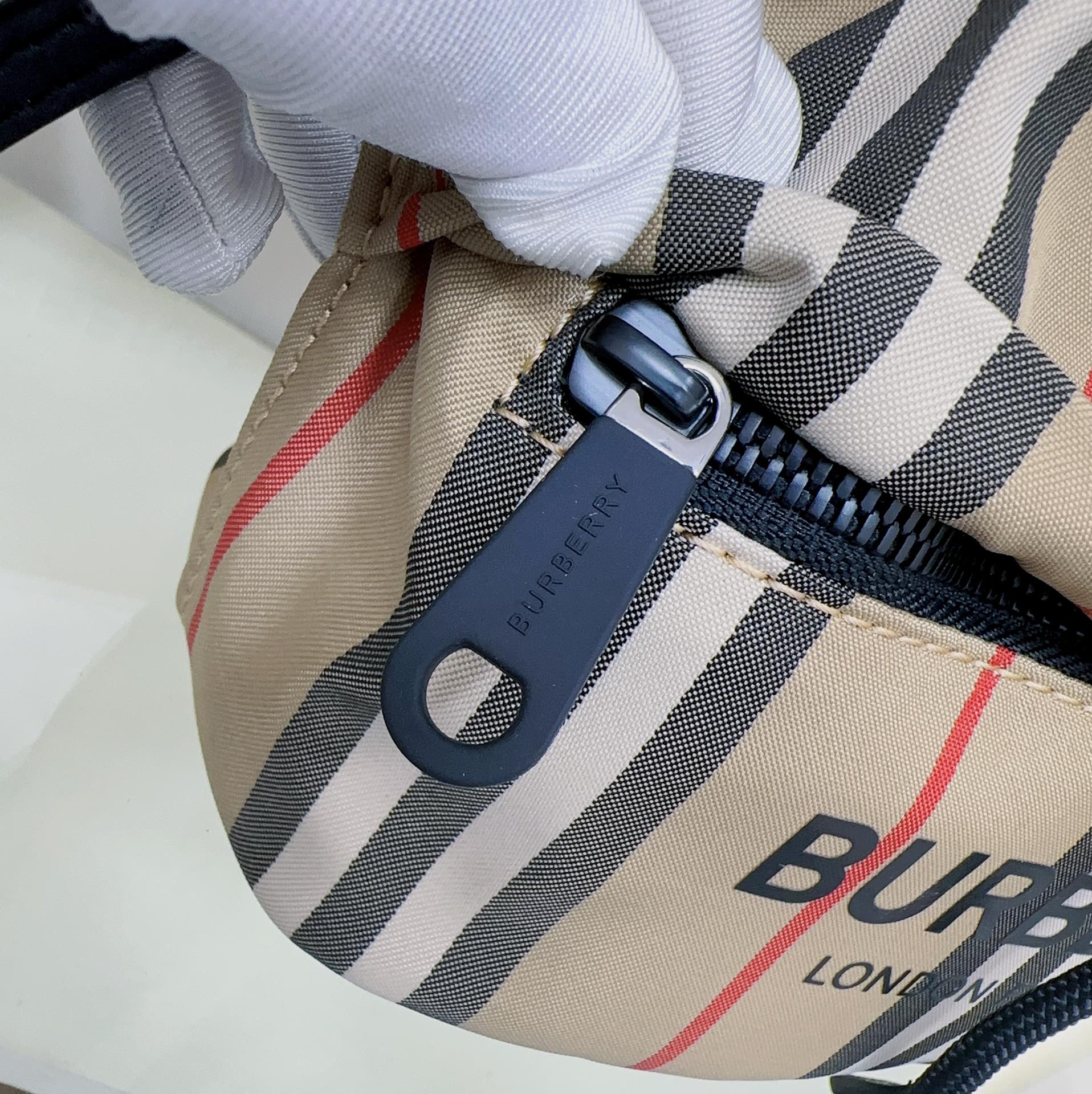 Burberry Phoebe Icon Stripe Bucket Bag 22cm Beige in Nylon