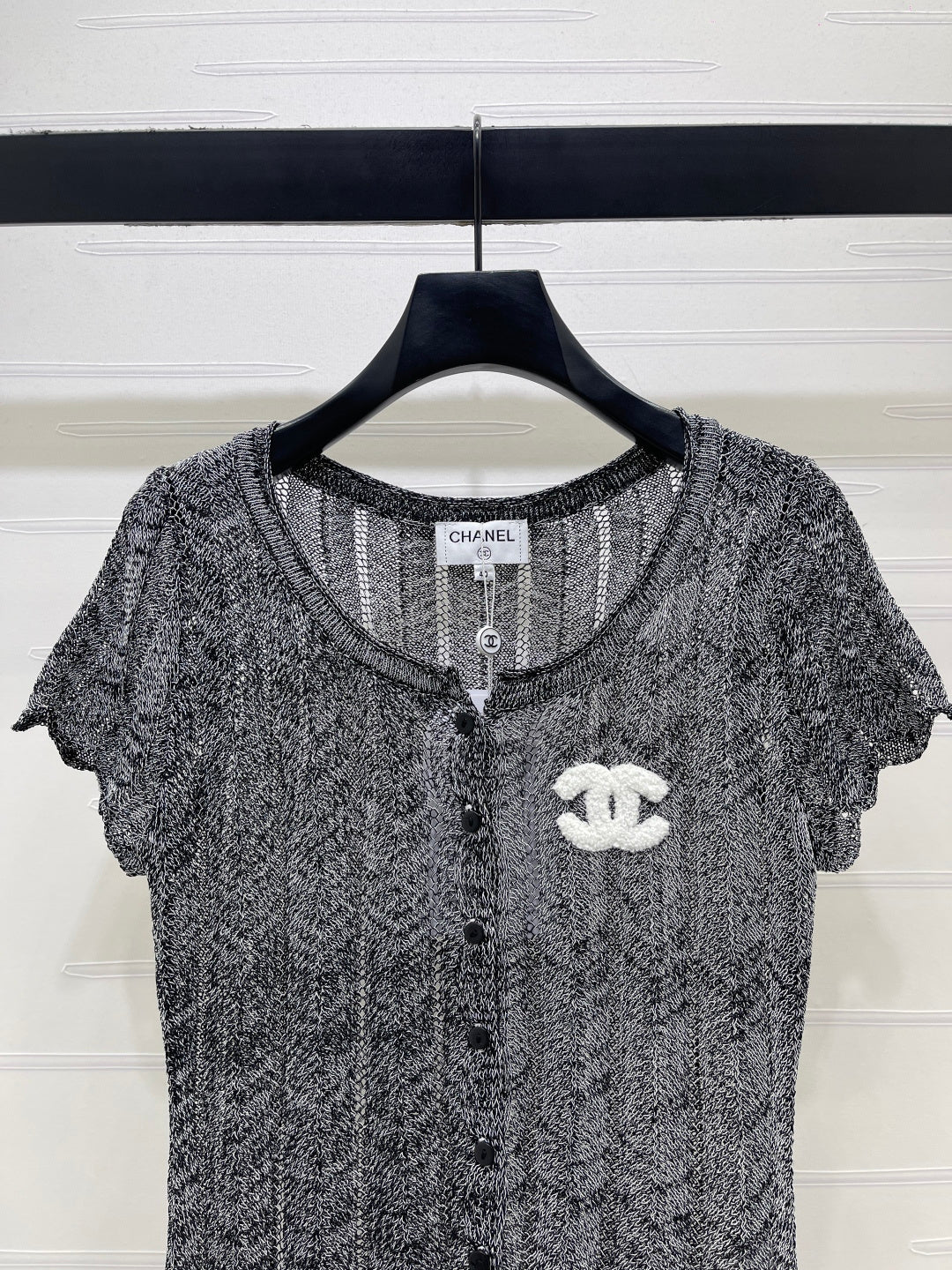 CC 26 Round Neck Short-Sleeve Cardigan Black in Wool 385424