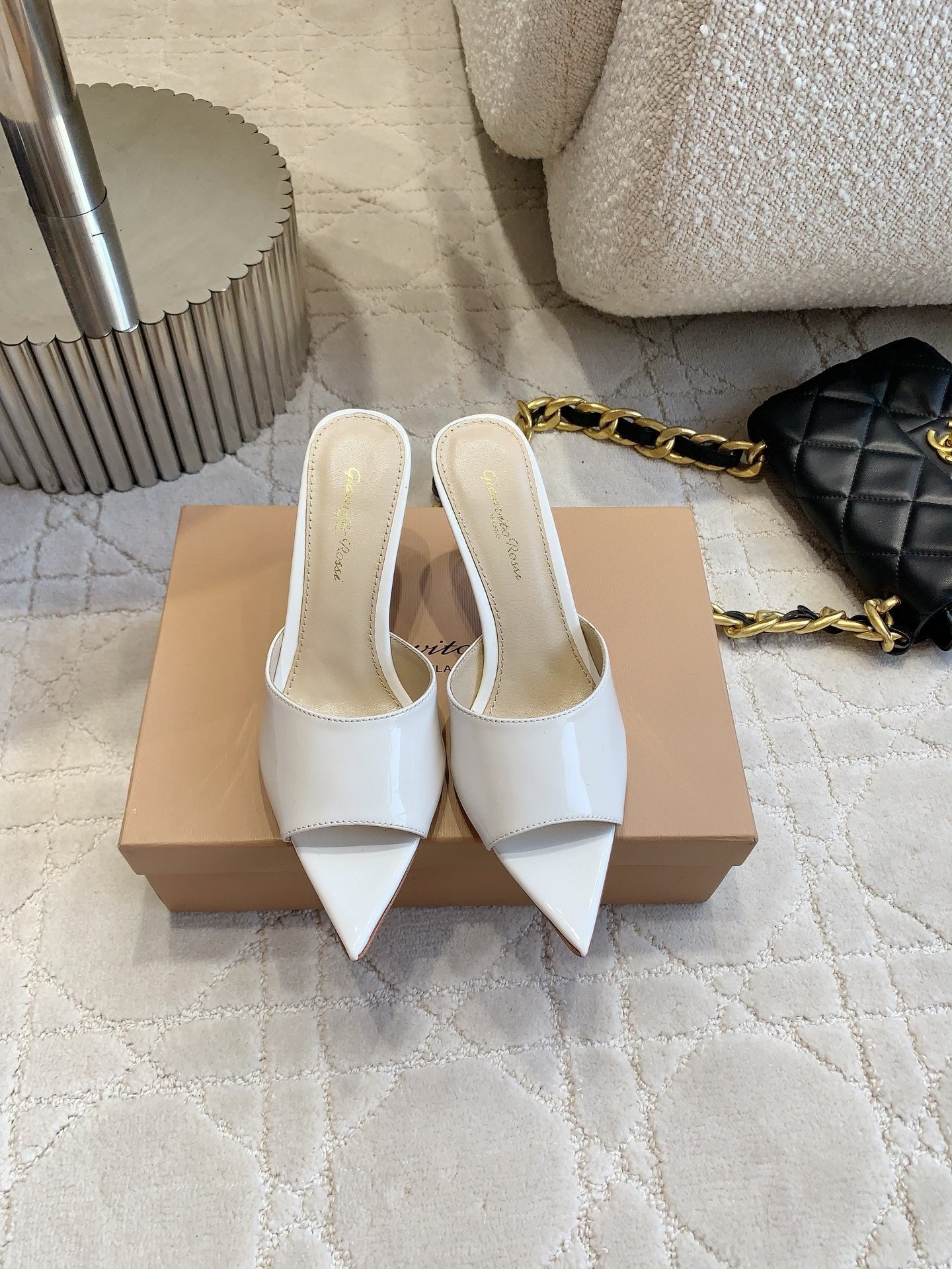 GR Pointed-Toe Mule Sandals 8.5cm White Patent Cowhide 851875