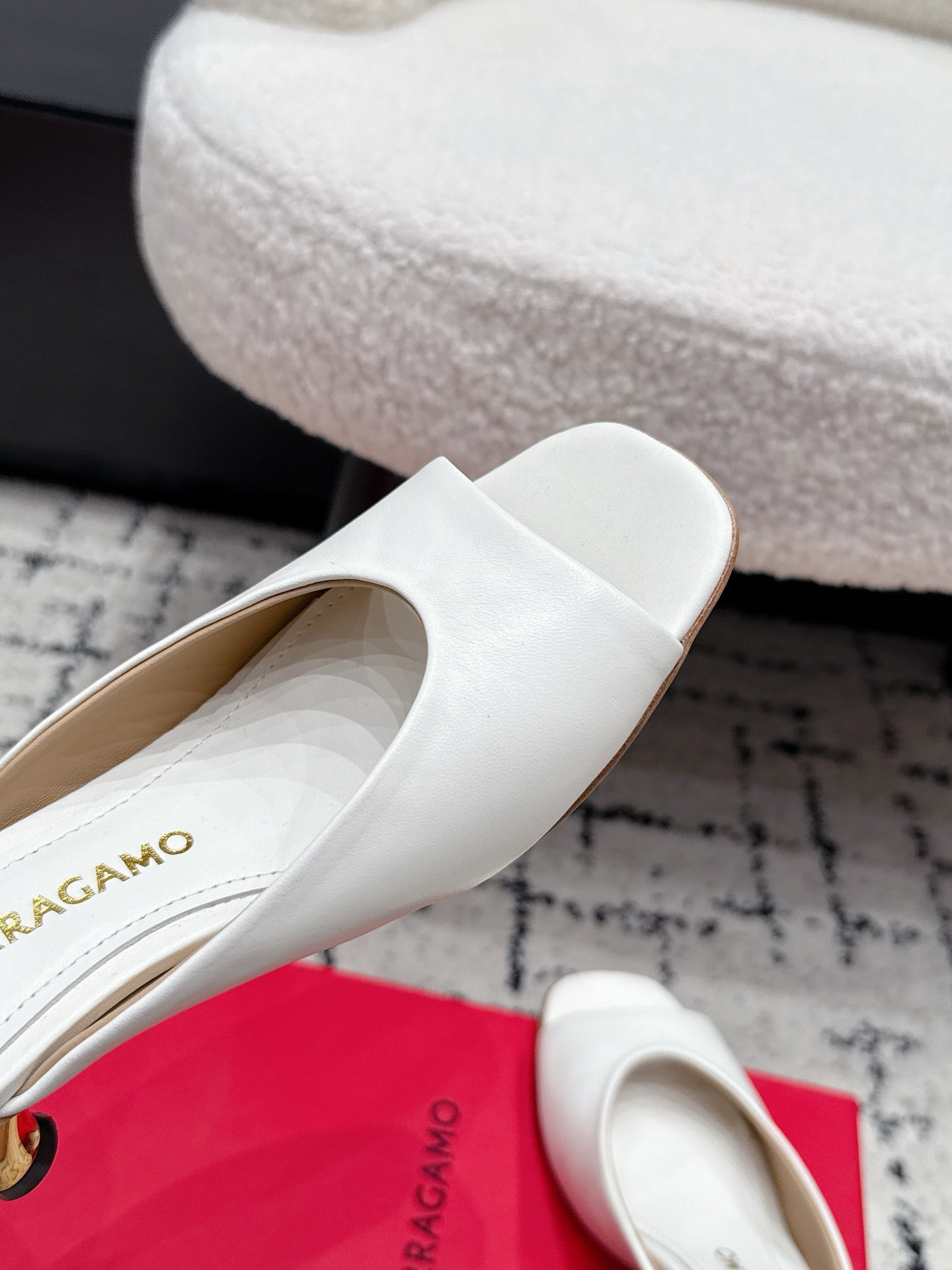 FG 26SS Logo Peep Toe Mules 5.5cm White Lambskin 858415