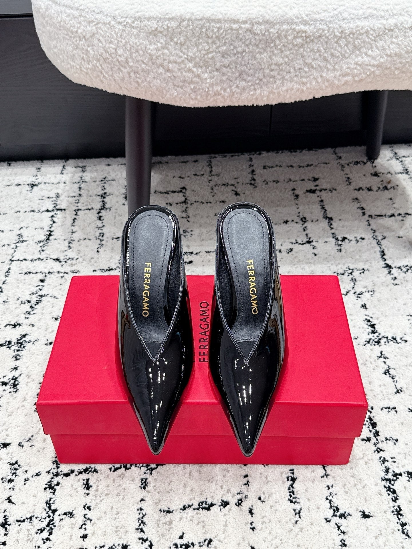 FG Itaca Pointed Toe Mules 9.5cm Black Patent Leather 858412