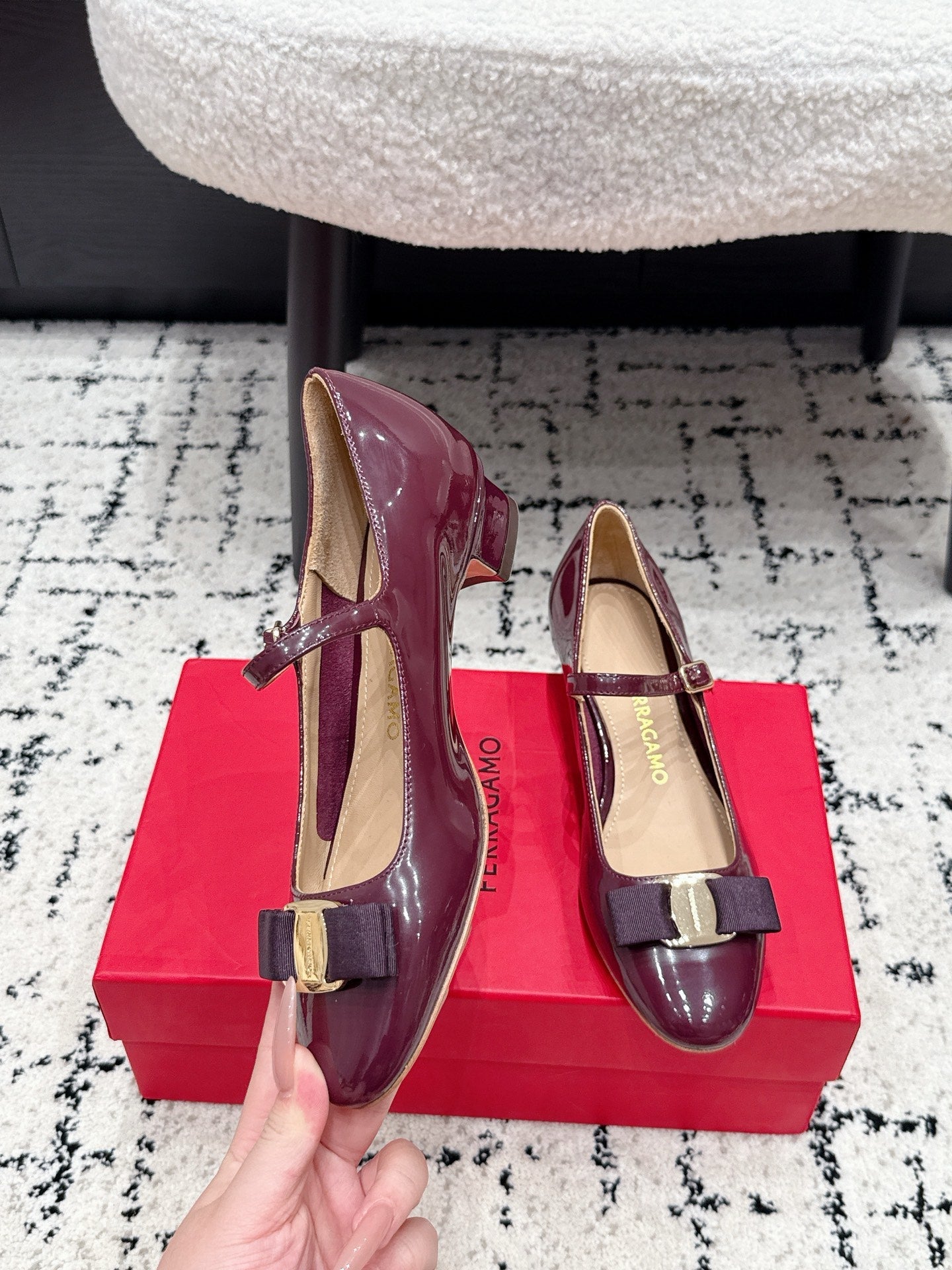 FG Vara Bow Round Toe Mary Jane Pumps 3.5cm Burgundy Patent Leather 458403