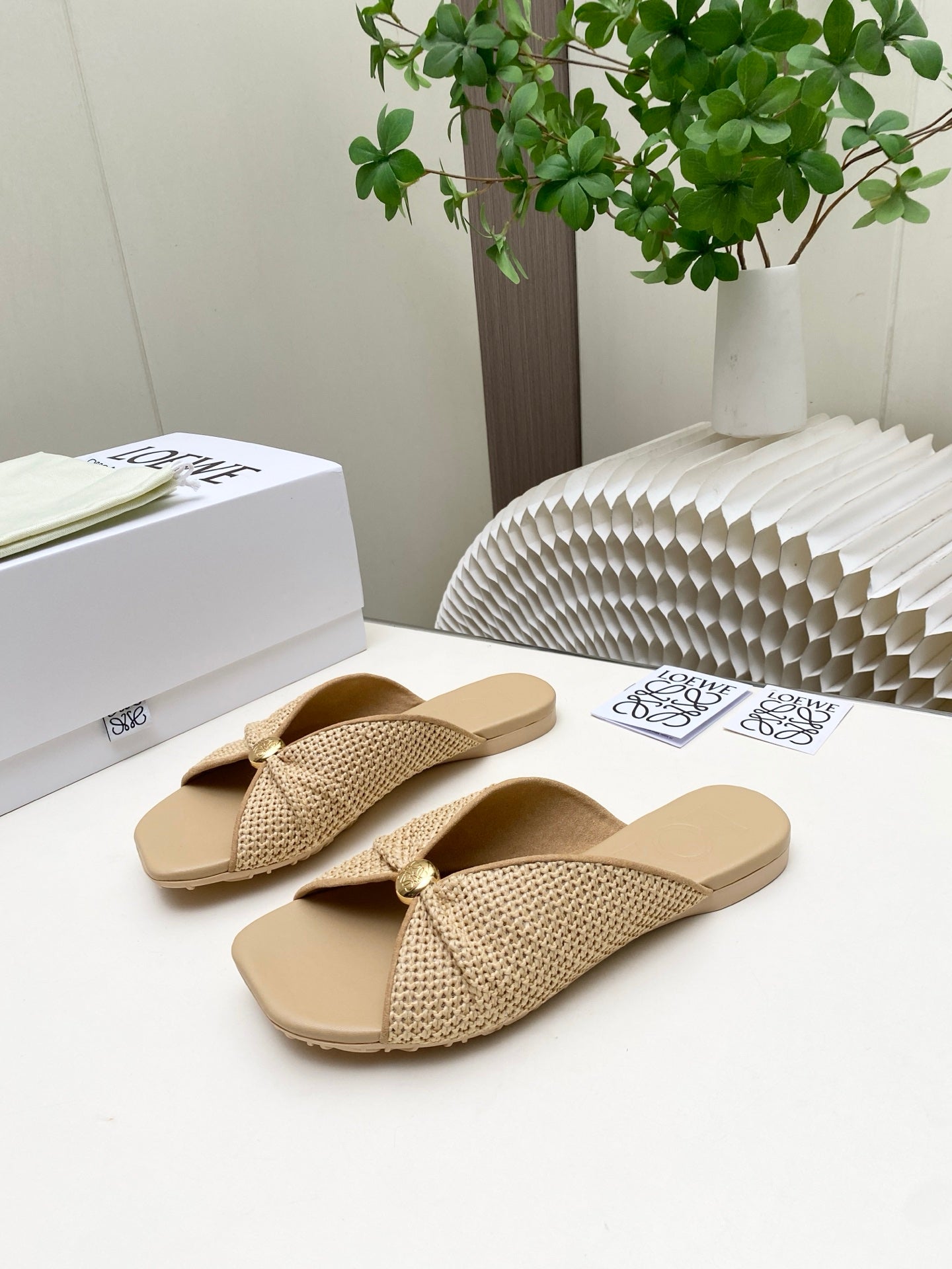 Loew Pebble Soft Slides Beige Lambskin Leather 881380