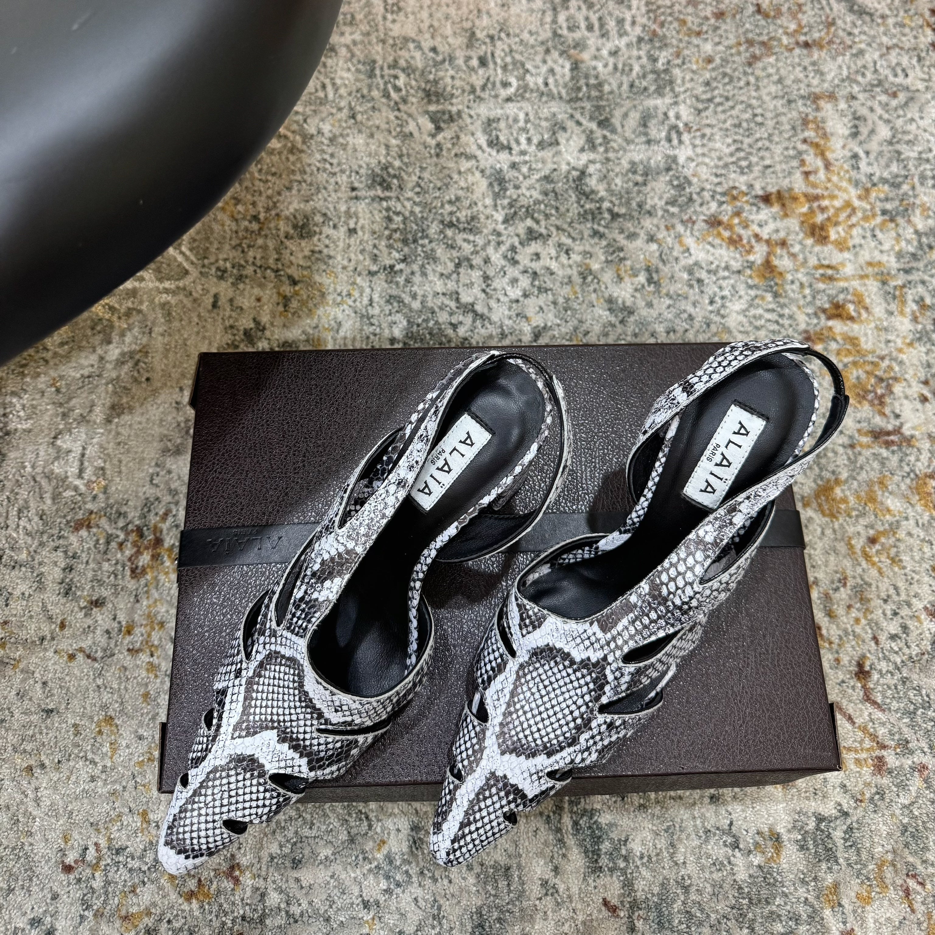 Alaia Snake Print Slingback Pumps 9.5cm Grey Cowhide 881559