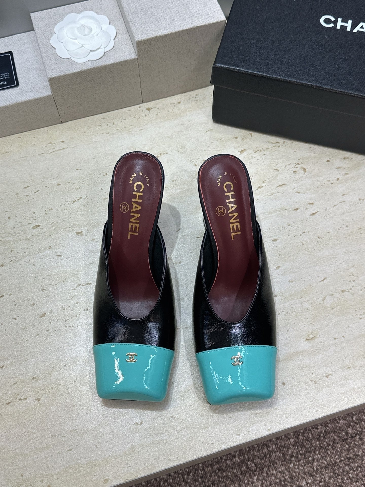 CC Cap Toe Mules 90mm Black Teal Patent Leather 896855