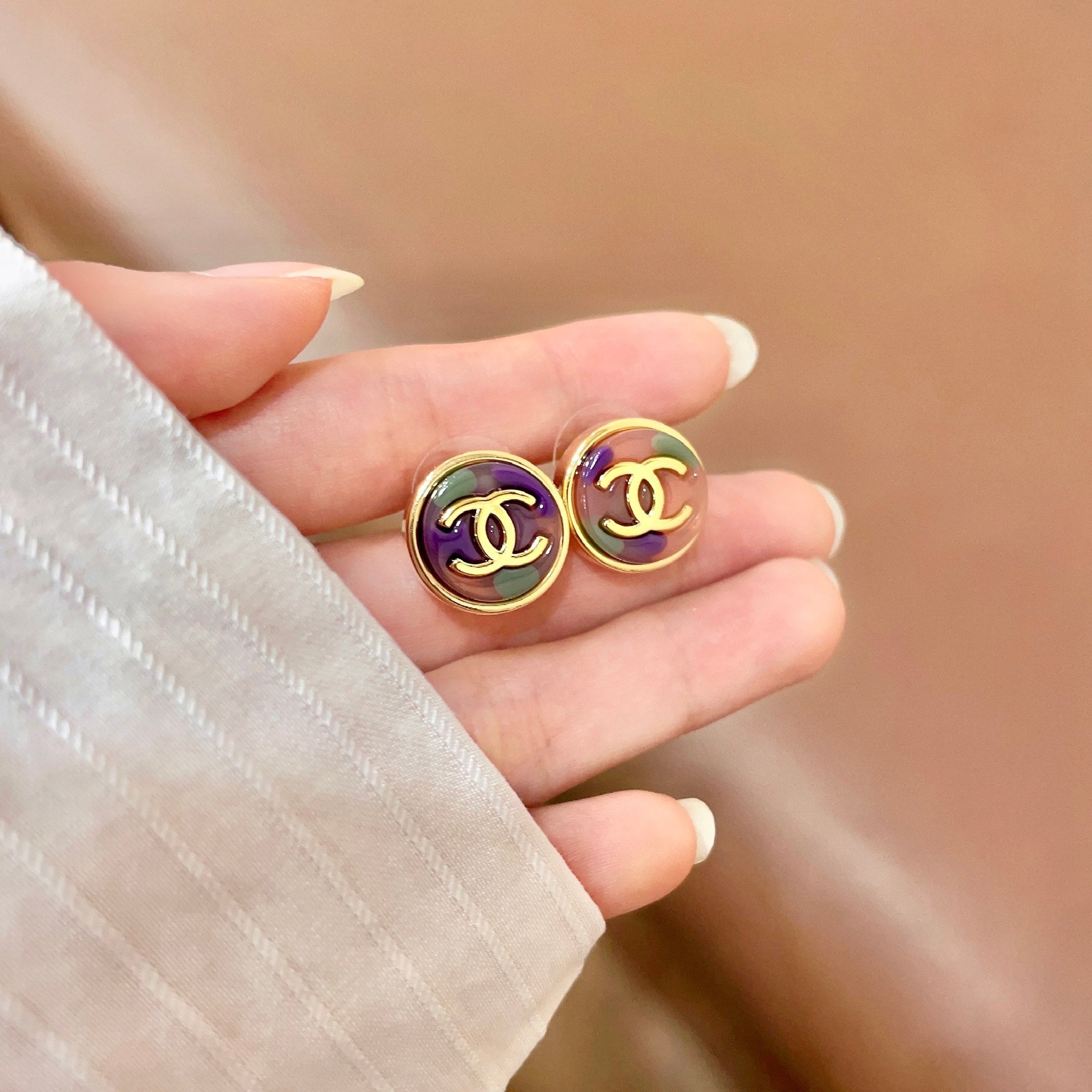 CC Round Stud Earrings Gold Multicolor Resin 659644
