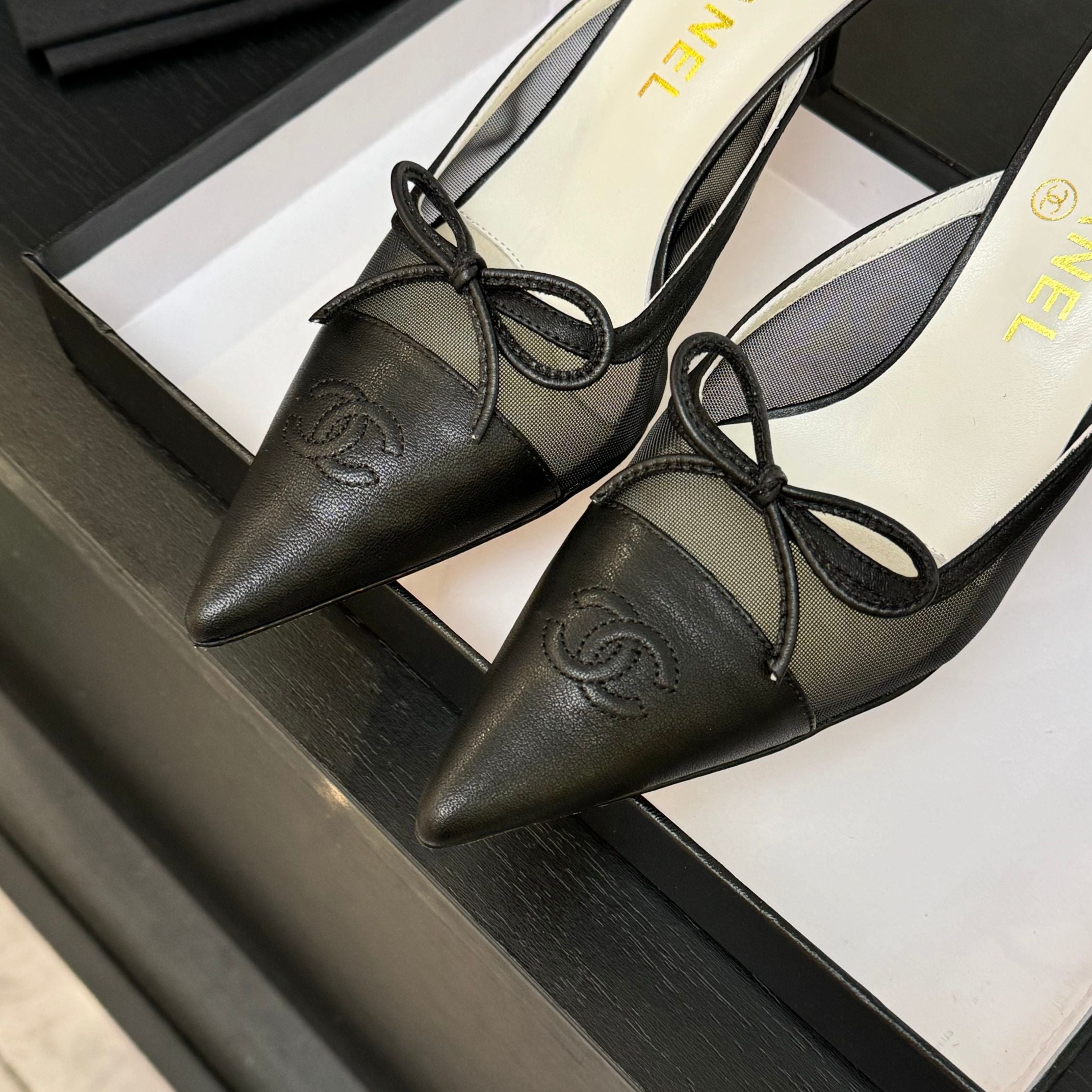 CC Bow Pointed Toe Mules Black Mesh & Leather 912941