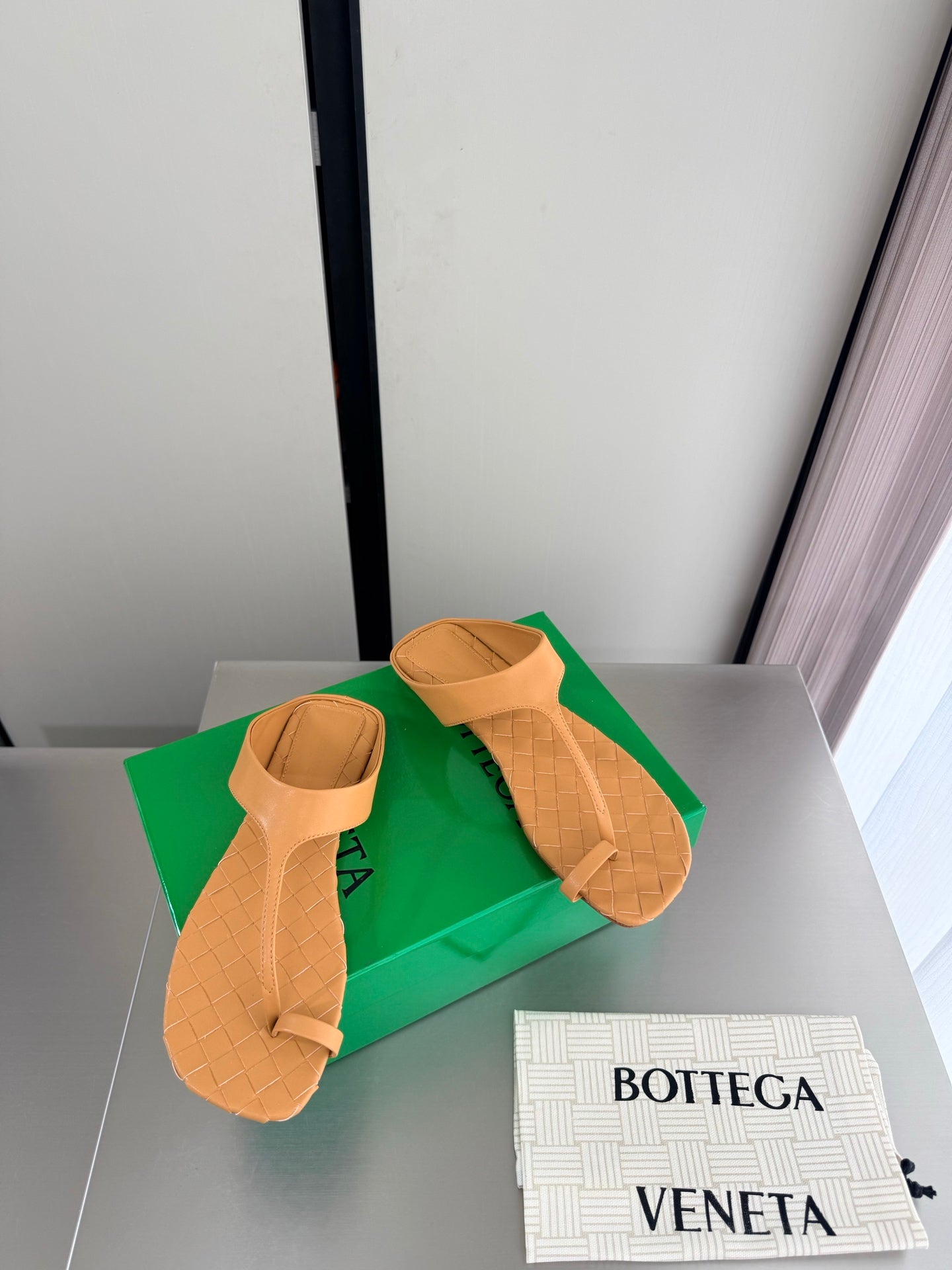 BV Livia Sandals Camel Intrecciato Leather 929499