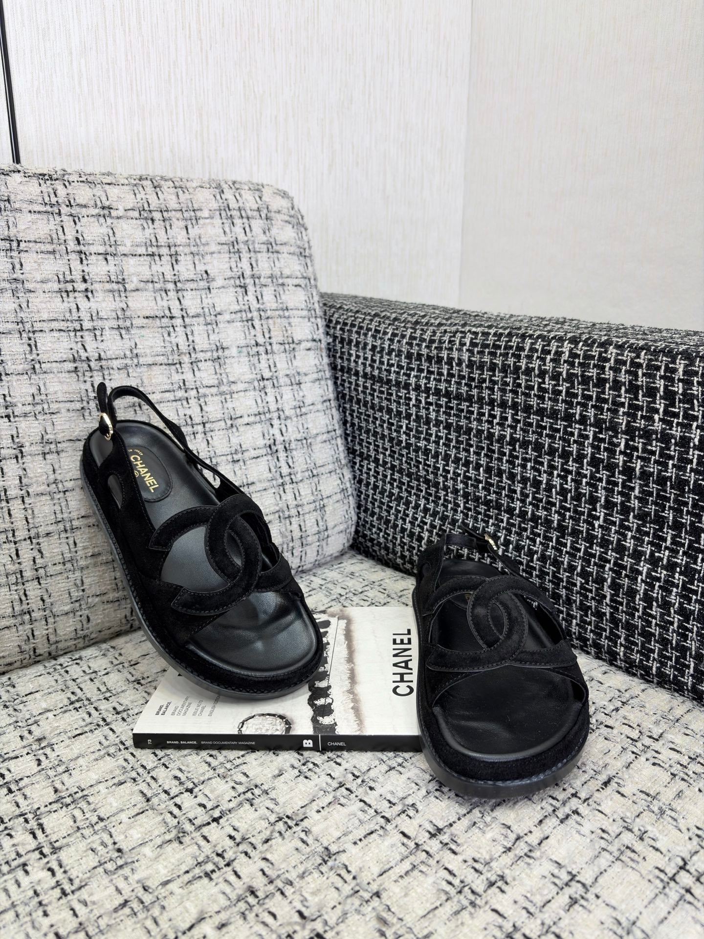 CC Sandals Black Suede Leather 935908