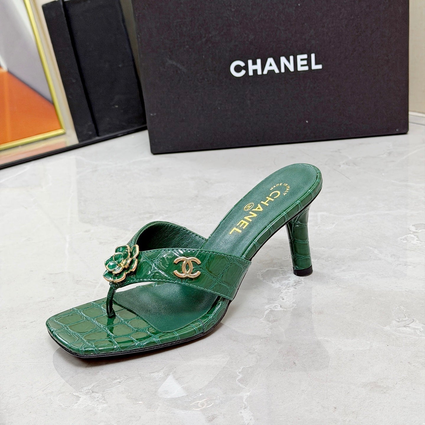 CC 26A Camellia Double C Thong Sandals 8.5CM Green Stone-Grain Cowhide 938253