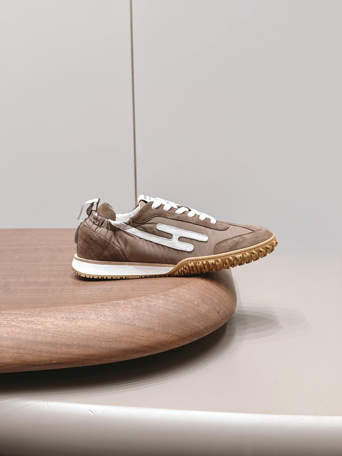 HM 26S Bouncing Sneakers Brown Nylon Suede