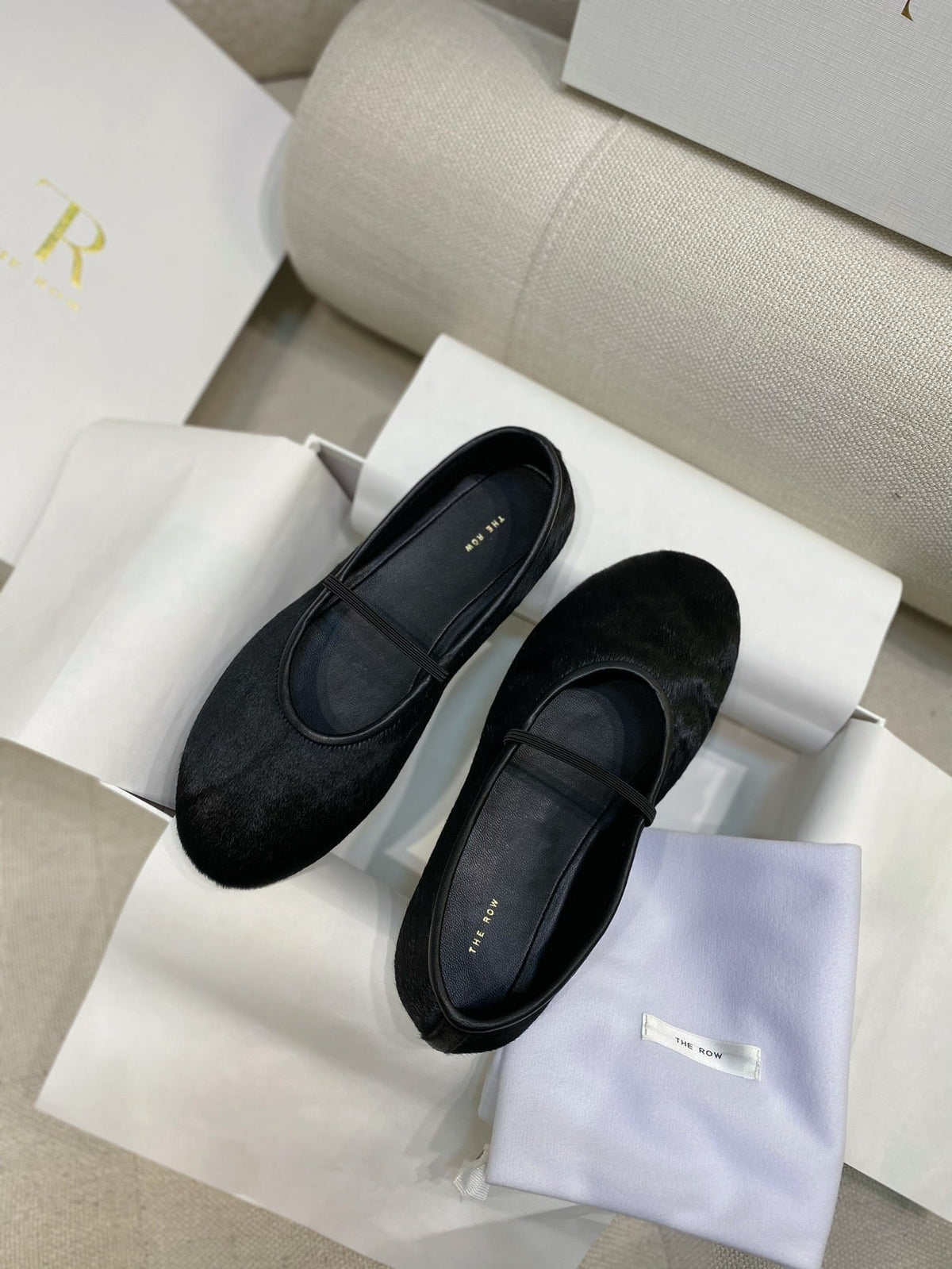 TR 26S Mary Jane Flats Round Toe Elastic Strap Pony Hair 156153