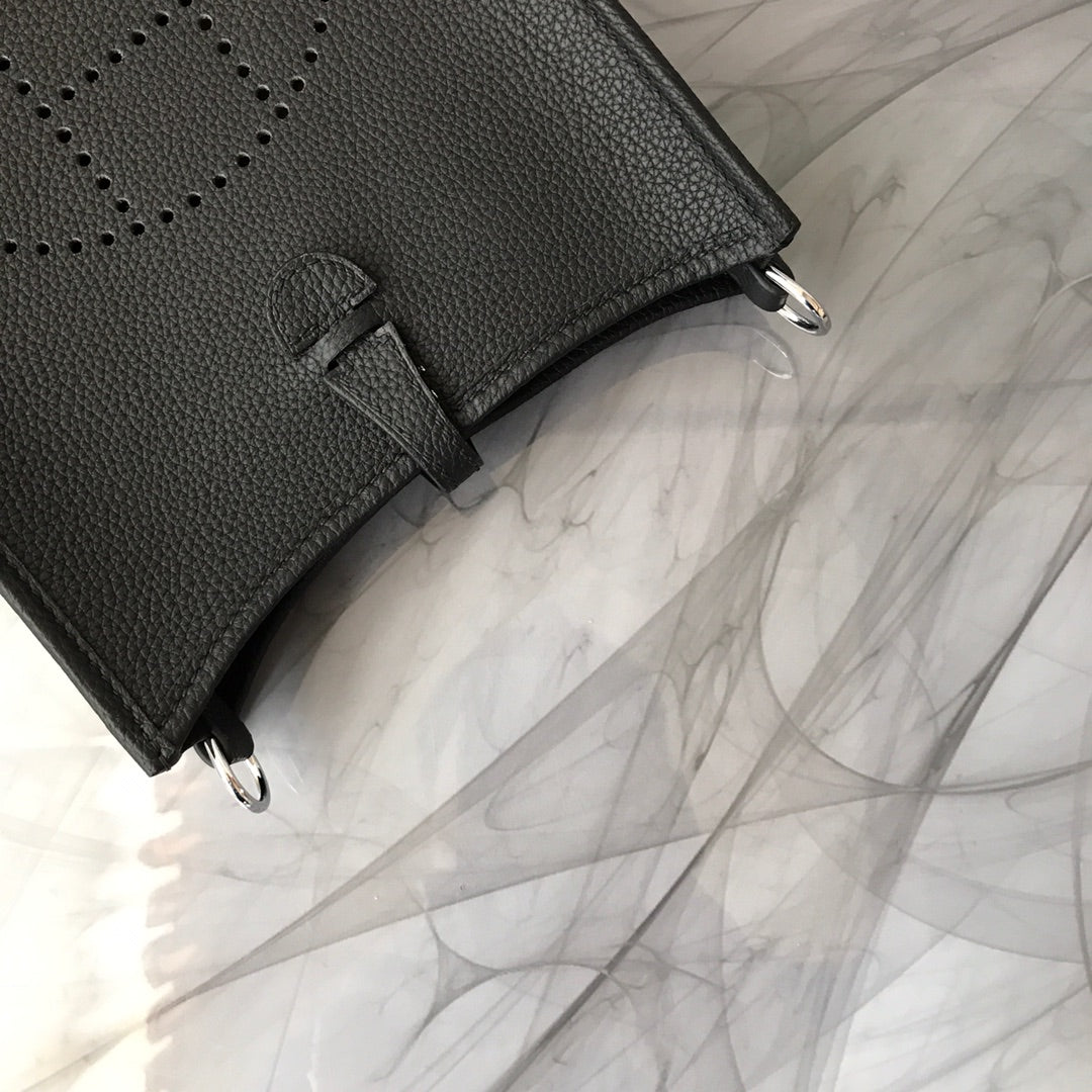 HM EVELYNE MINI 18 BLACK TOGO