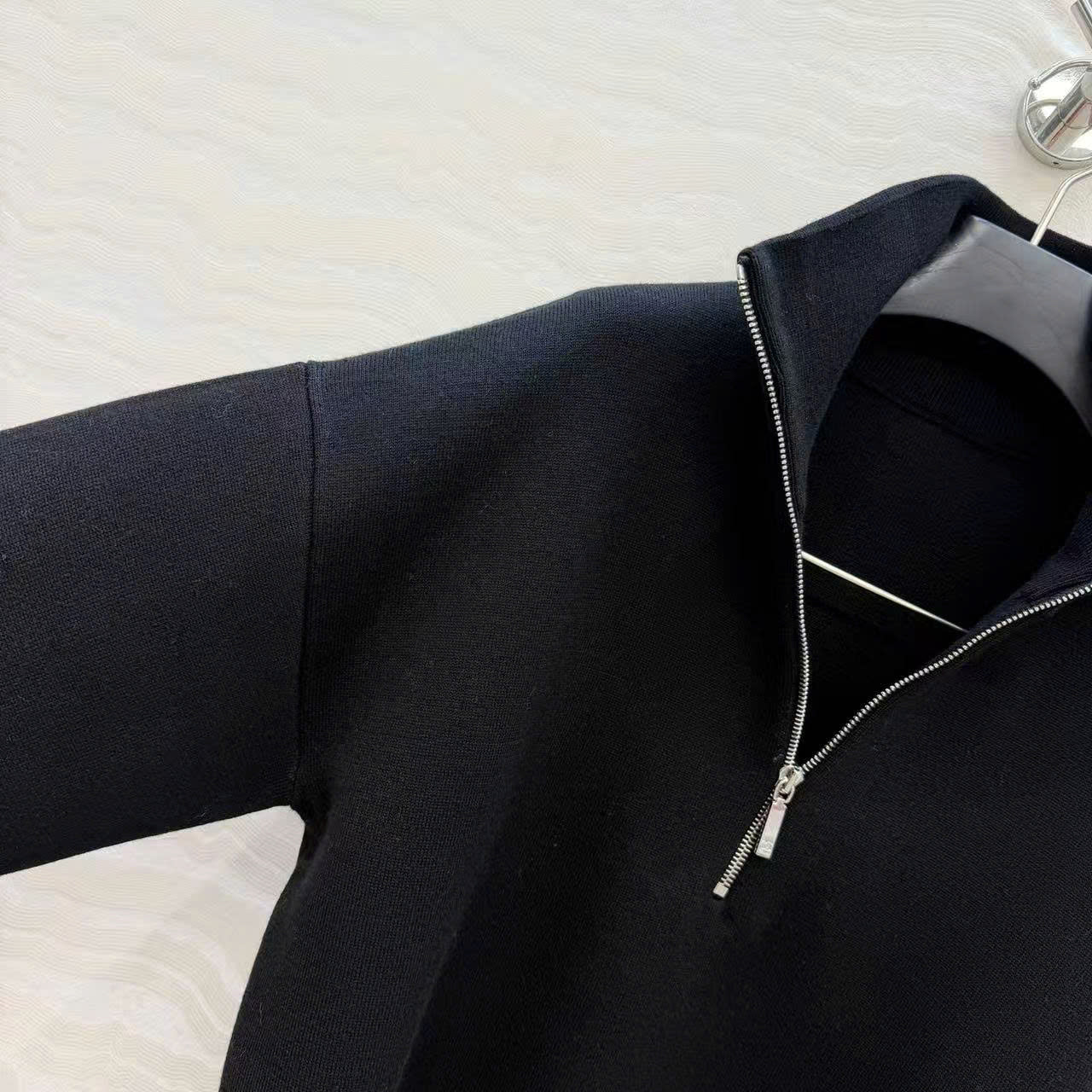 CC 26s Turtleneck Pullover Black Cashmere