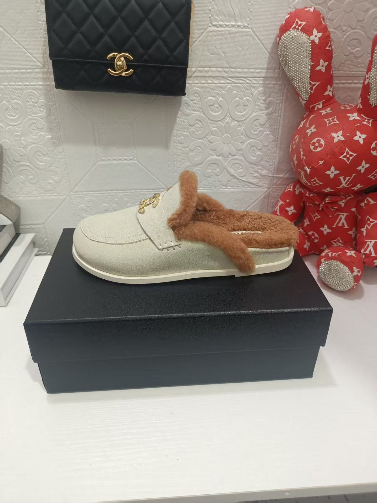 CC 26S Coco Beach Mules Crystal CC Logo Shearling Trim Lambskin 158238
