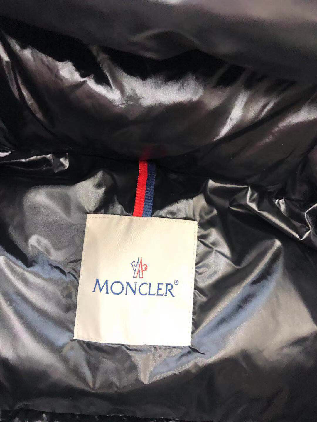 Moncler 26s Jacket Montbeliard Short Down Jacket Black Nylon 429997