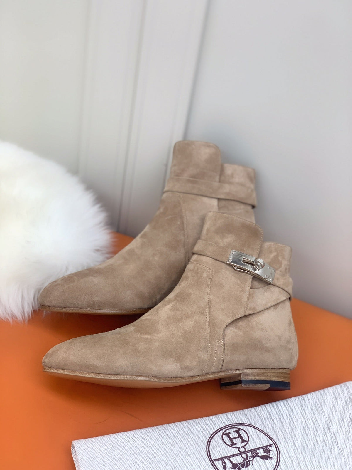 HM 26S Kelly Buckle Neo Ankle Boots 2cm Khaki Suede 112861