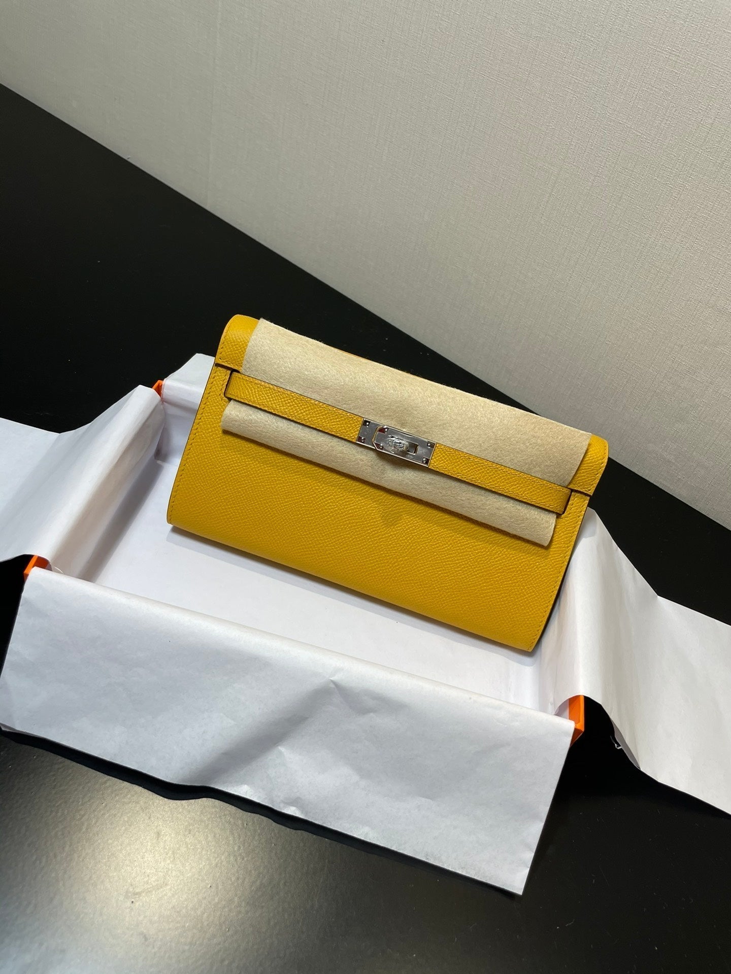 kelly woc 20.5 yellow epsom silver hardware