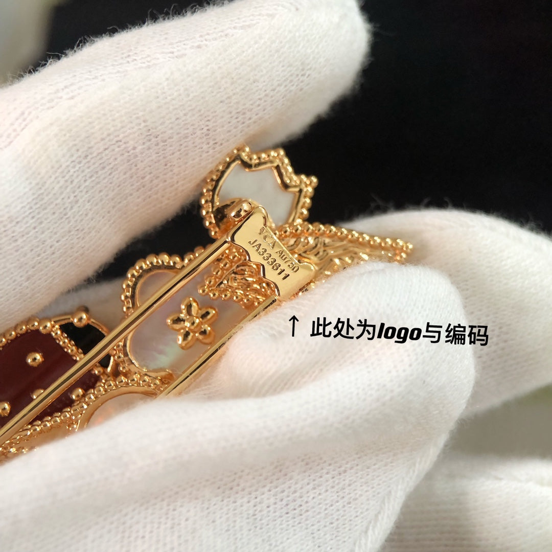 VCA Lucky Spring Brooch