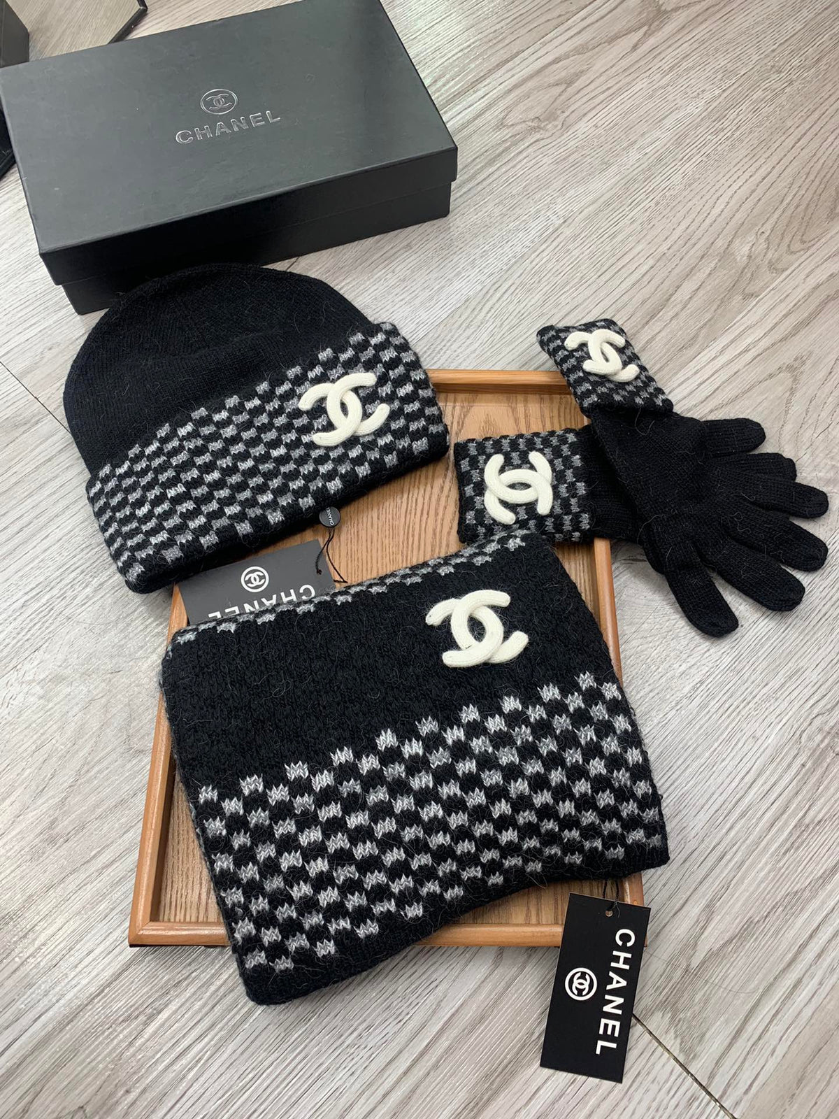 CC Hat Scarf Gloves Set Black Jacquard 475109