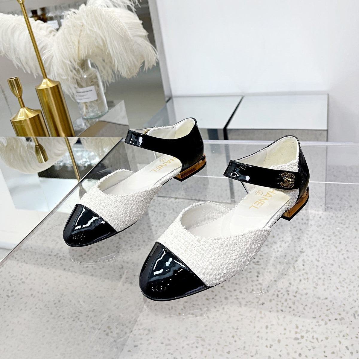 CC 26S Mary Jane Flats Shoes White Black Tweed Patent Leather 147300