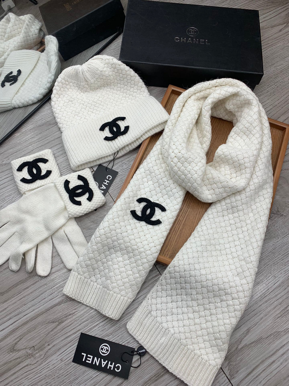 CC Hat Scarf Gloves Set White Knit Black Logo 475104