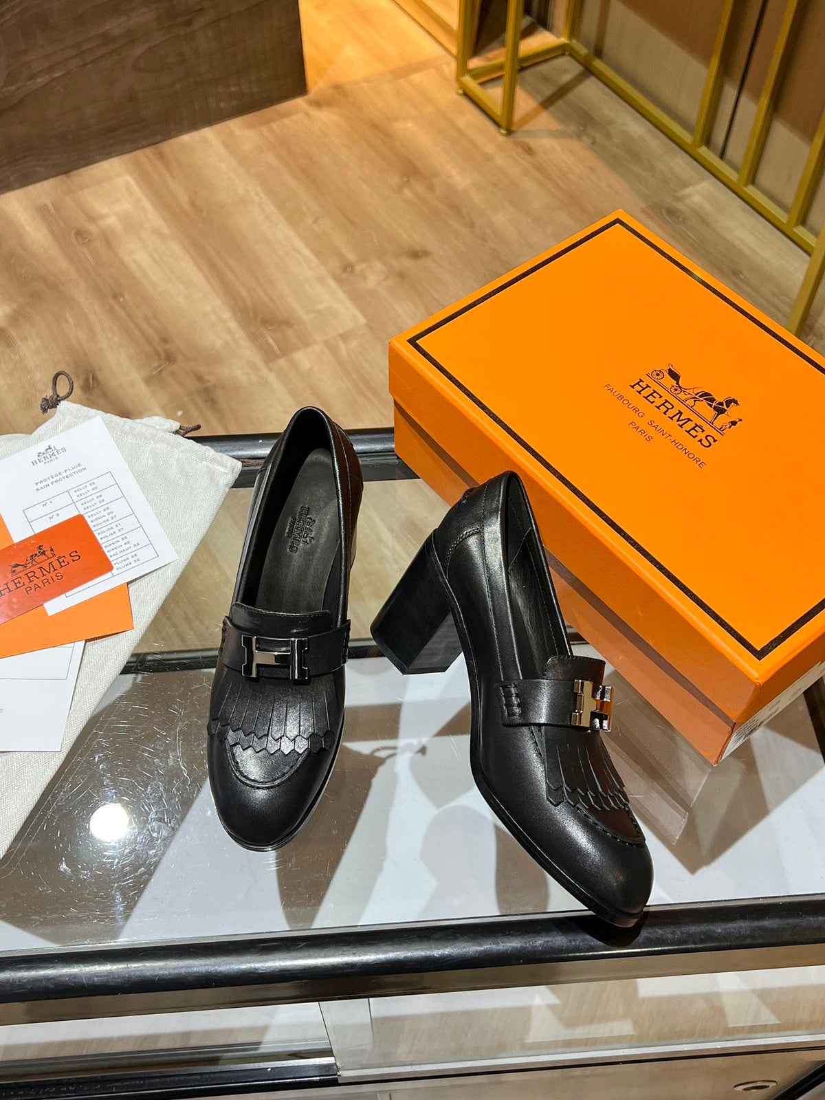 HM 26s Elysee Loafers 7cm Black Leather 149082