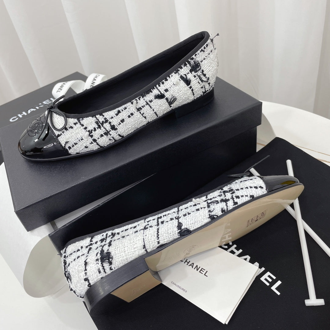CC 26s Ballet Flat Black White Tweed Leather 944421