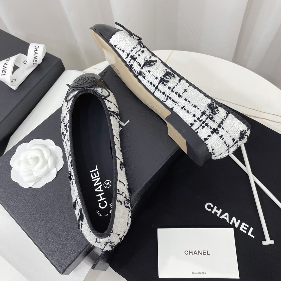 CC 26s Ballet Flat Black White Tweed Leather 944421