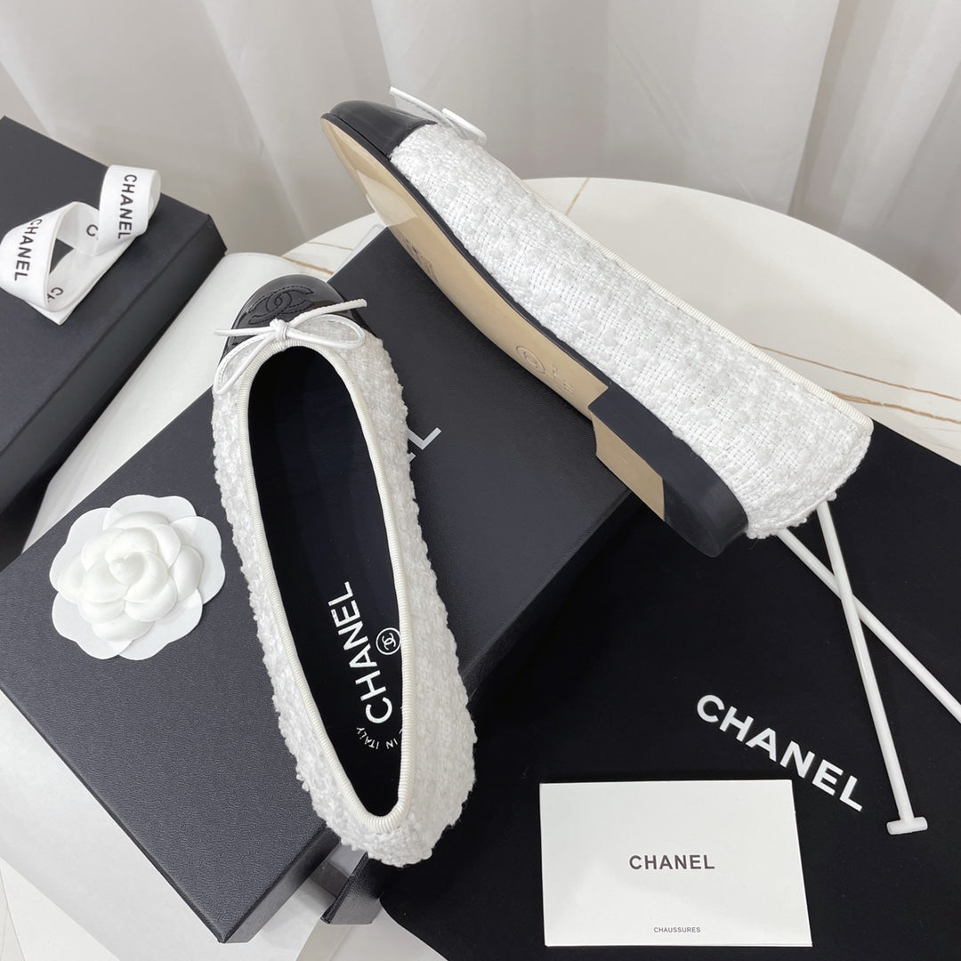 CC 26s Balletr Flat Black White Tweed Leather 944423