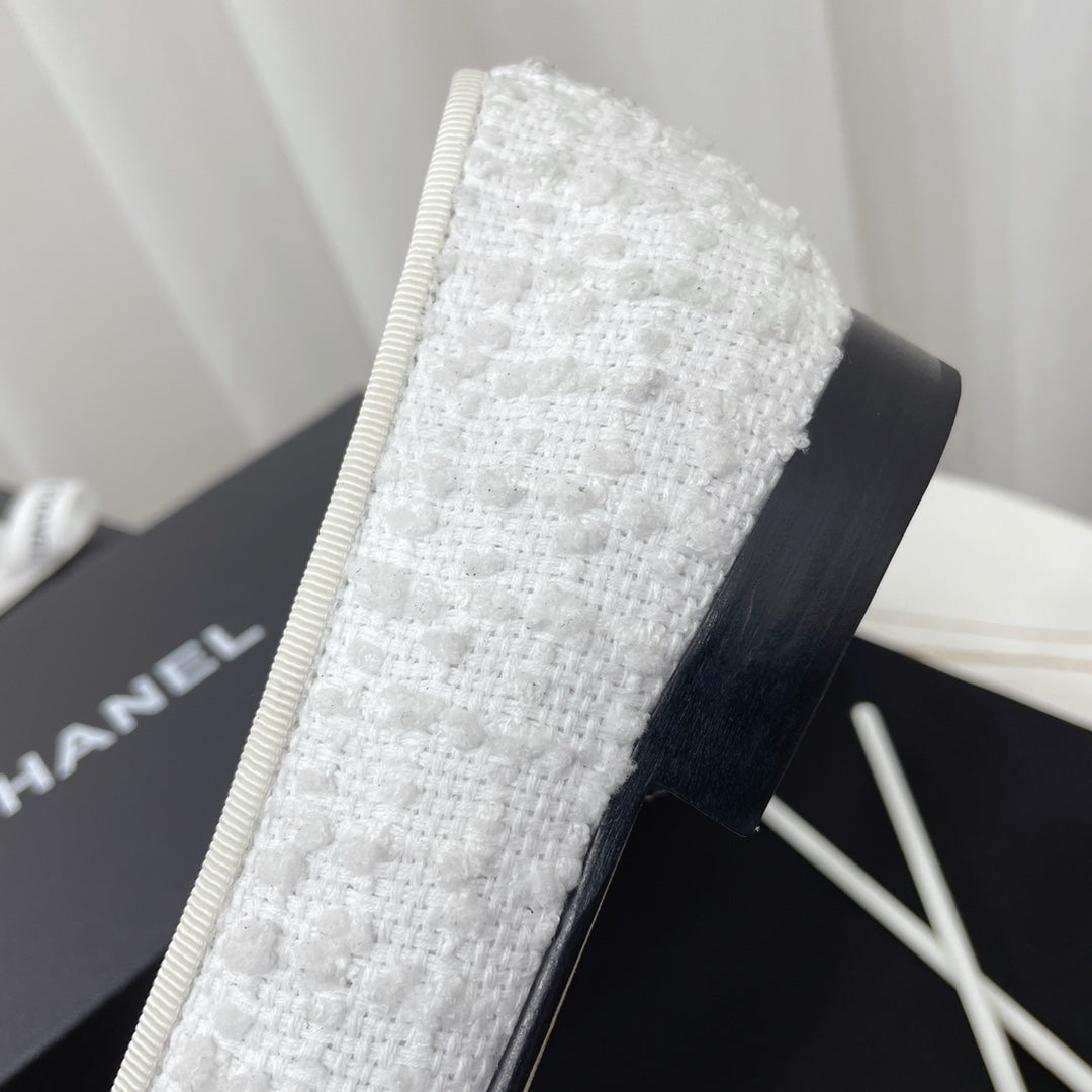 CC 26s Balletr Flat Black White Tweed Leather 944423