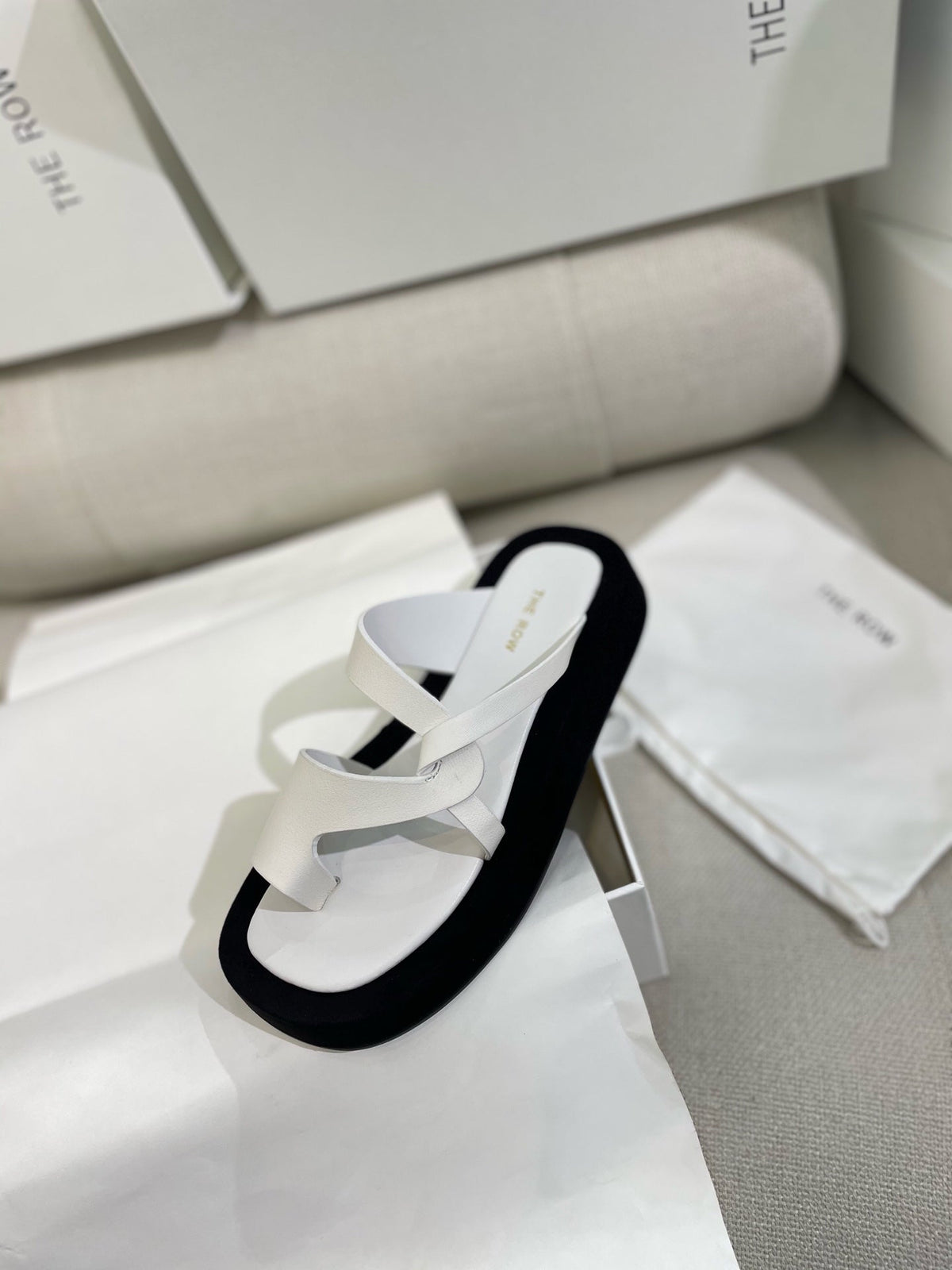 The Row 26s Ginza Sandals White Black Smooth Leather 156126