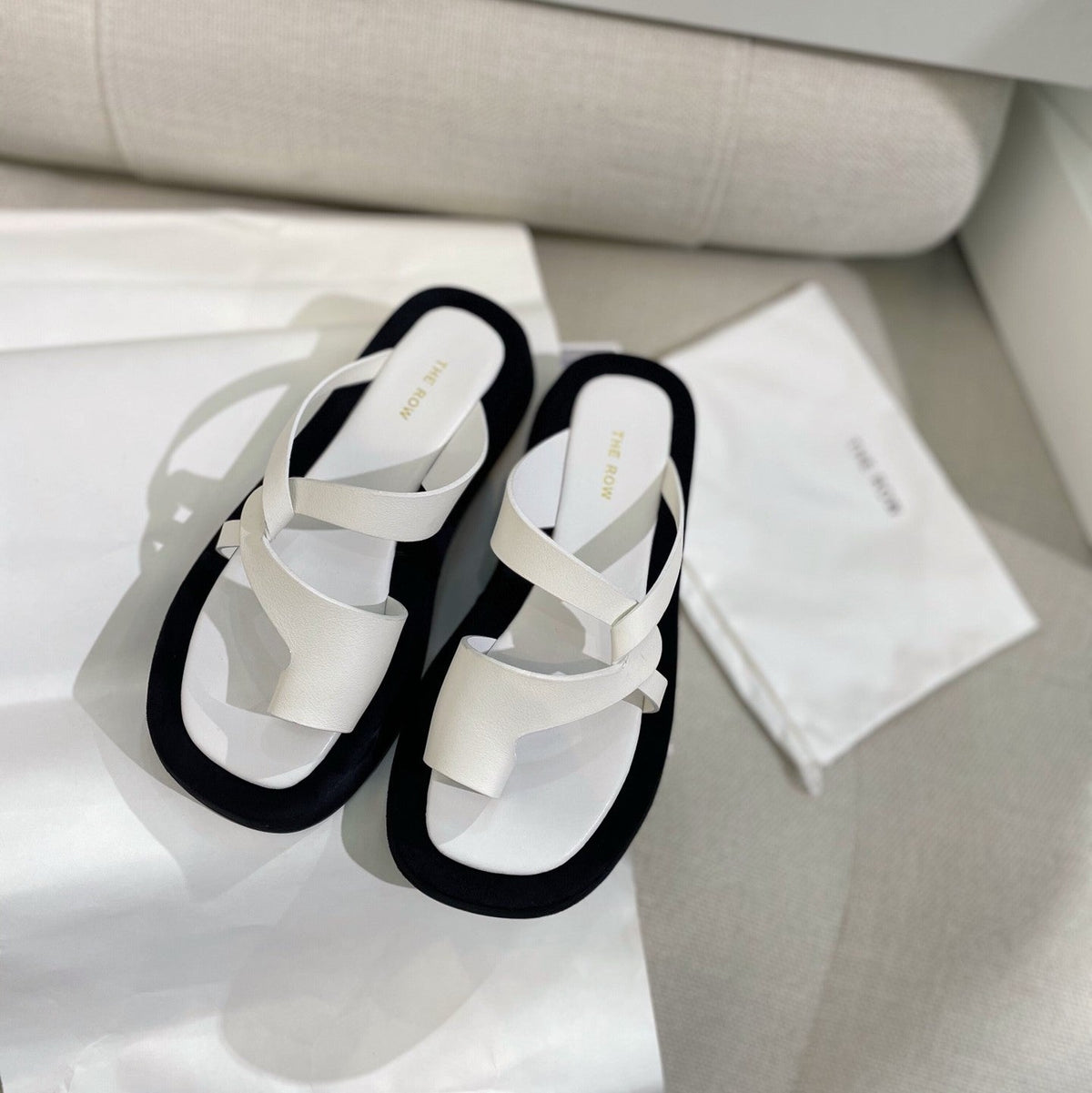 The Row 26s Ginza Sandals White Black Smooth Leather 156126