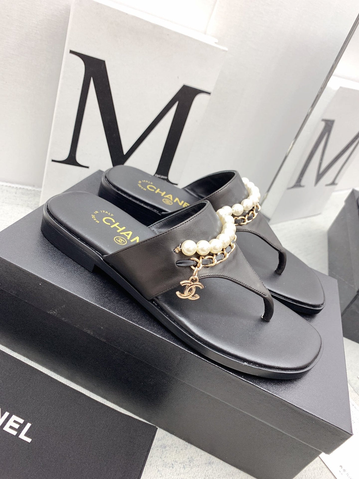 CC 26s Thong Sandals 2cm Black Pearl Leather 163419