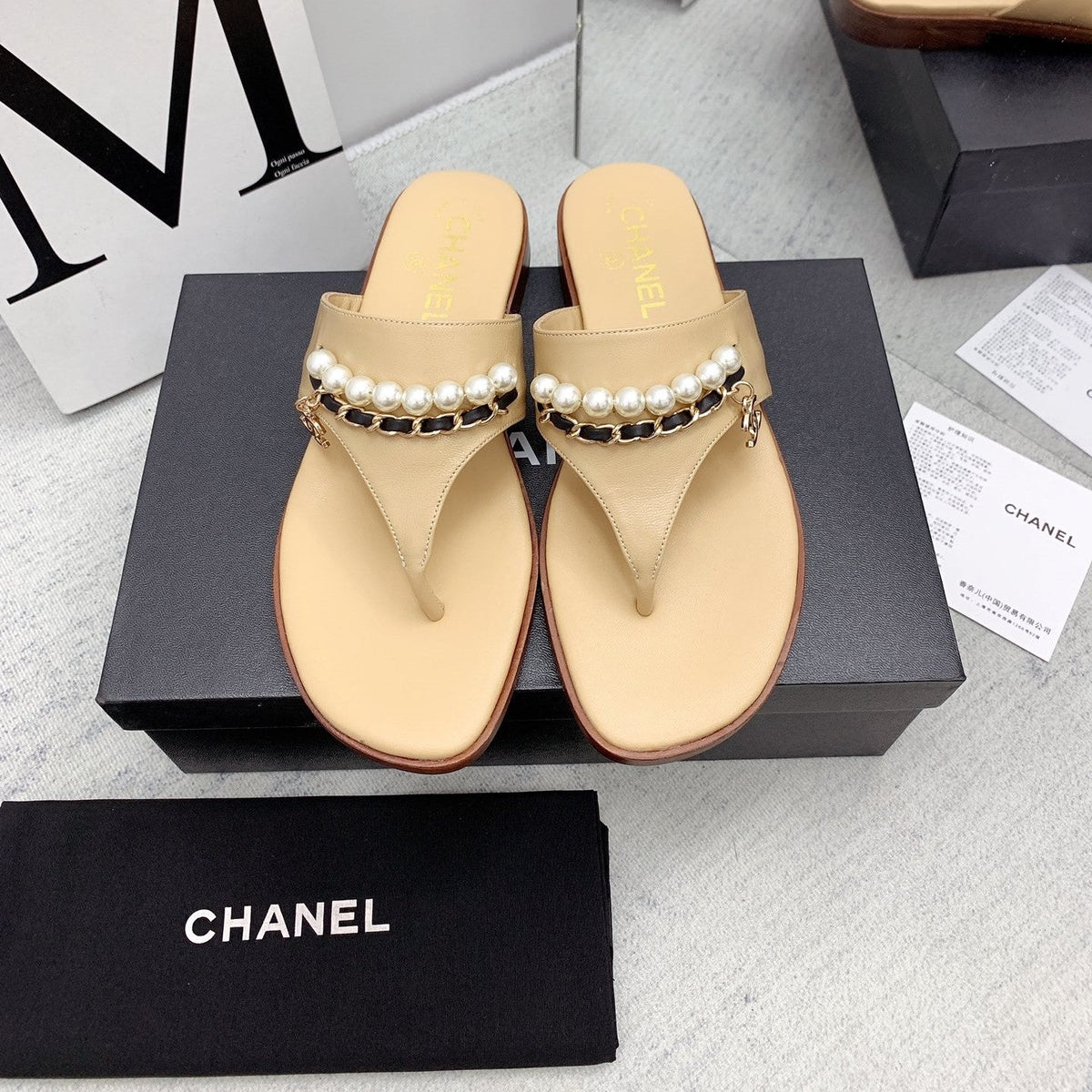 CC 26s Thong Sandals 2cm Beige Pearl Leather 163421