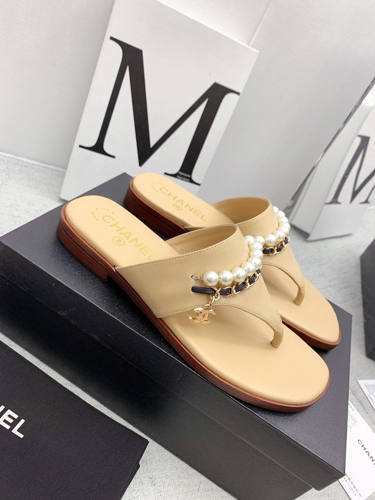 CC 26s Thong Sandals 2cm Beige Pearl Leather 163421