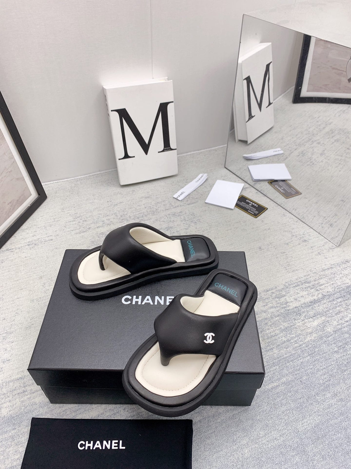 CC 26s Thong Sandals 2cm Black White Leather 163422