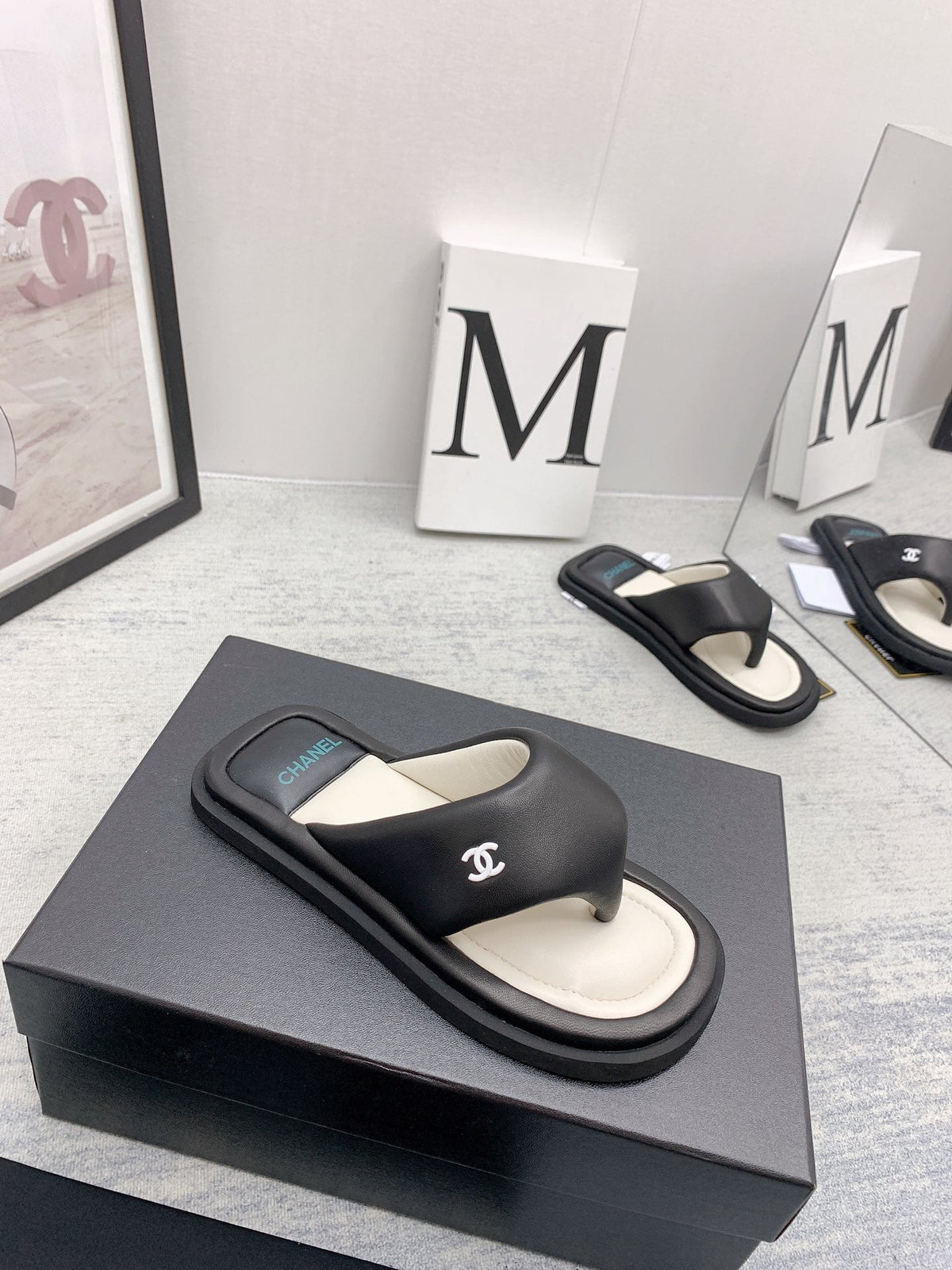 CC 26s Thong Sandals 2cm Black White Leather 163422