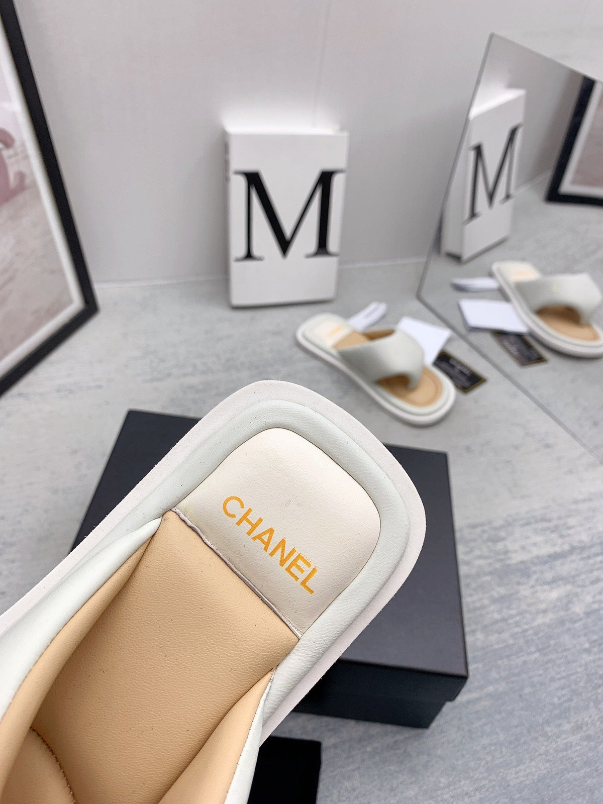 CC 26s Thong Sandals 2cm White Beige Leather 163423