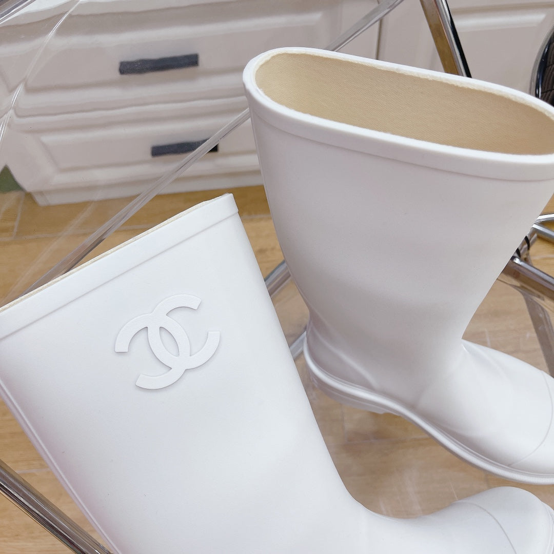 CC 26s Vintage Rain Boots White Rubber 476068