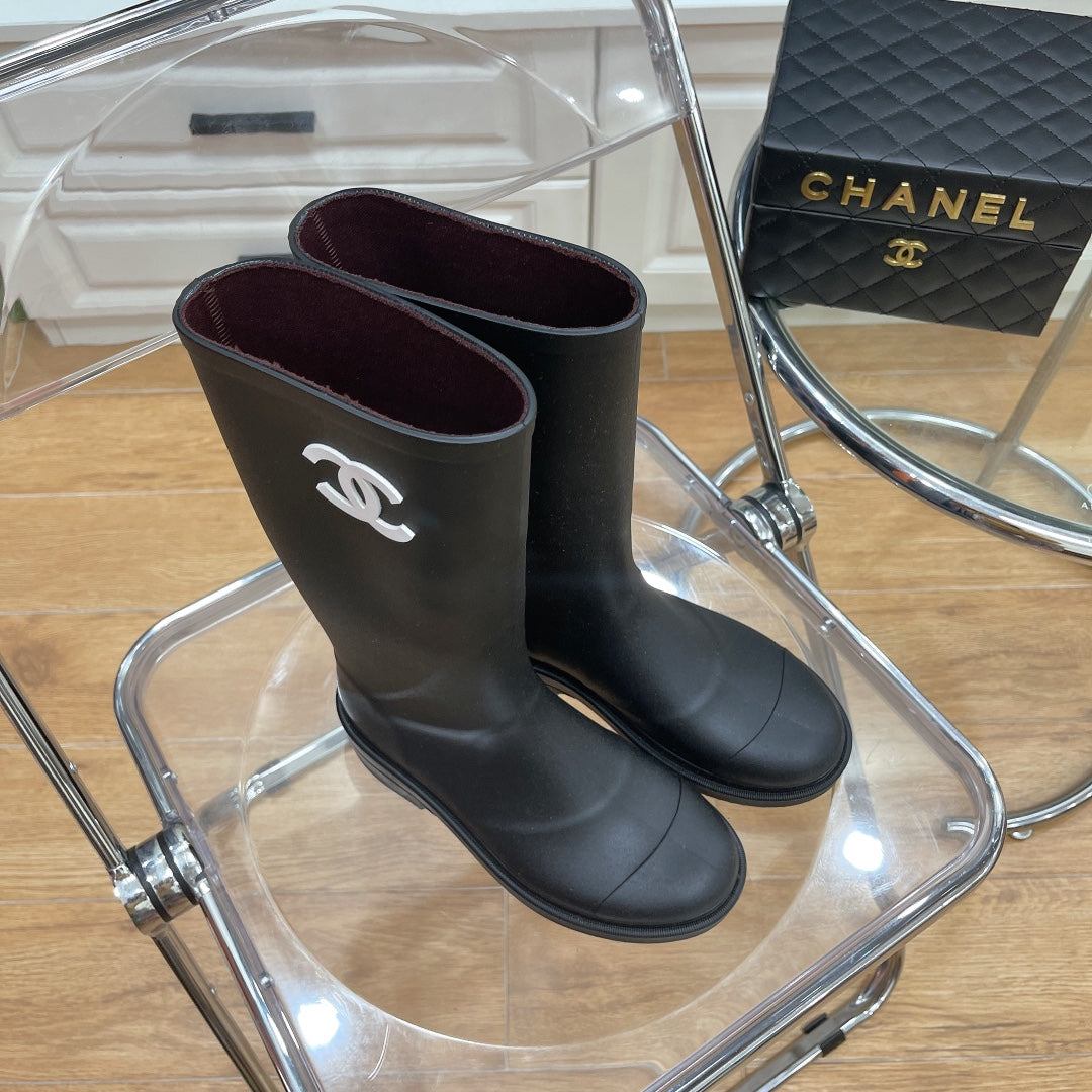CC 26s Vintage Rain Boots Black Rubber 476071