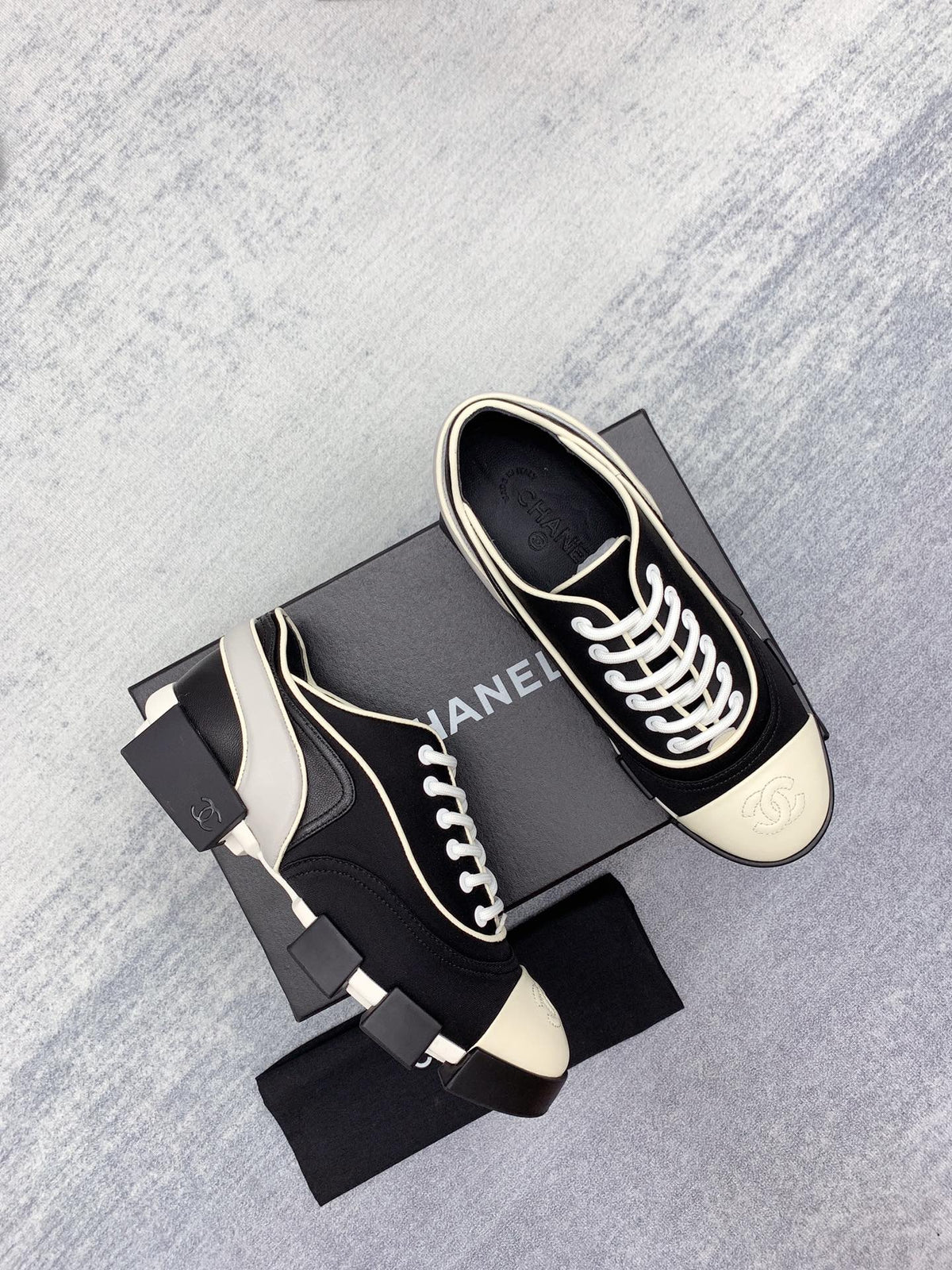 CC 26s Low Top Sneakers 4cm Black White Canvas 162989