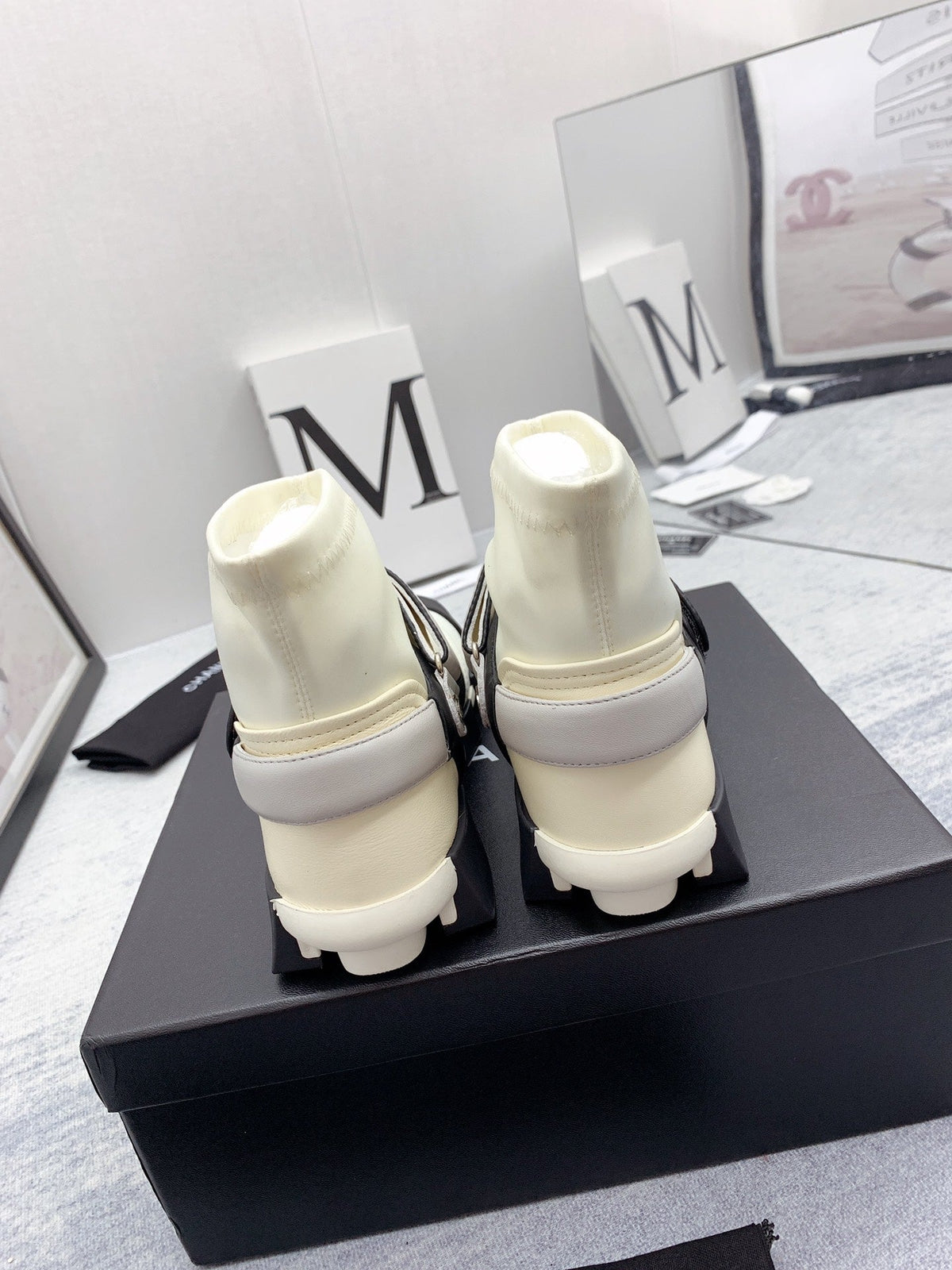 CC 26s Ankle Boots 4cm White Black Leather 162987
