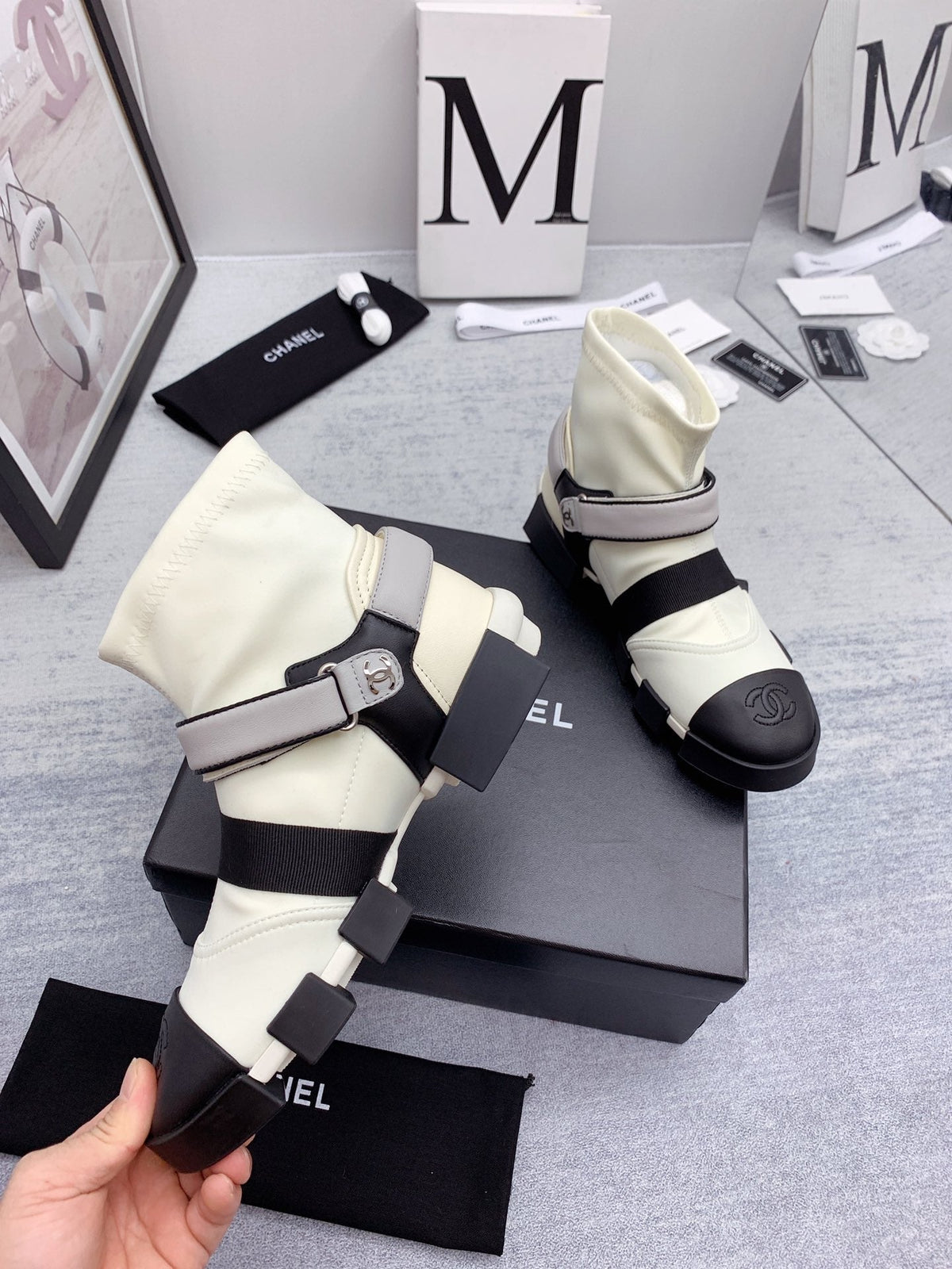 CC 26s Ankle Boots 4cm White Black Leather 162987