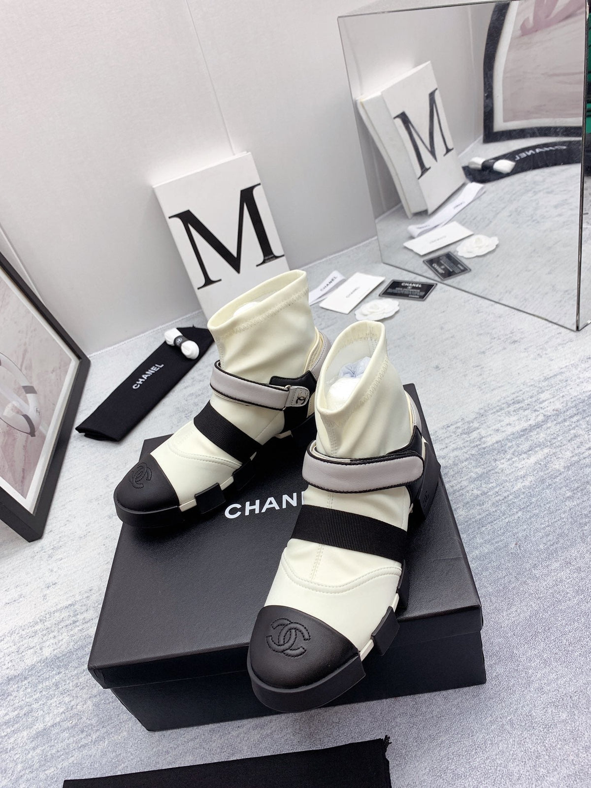 CC 26s Ankle Boots 4cm White Black Leather 162987